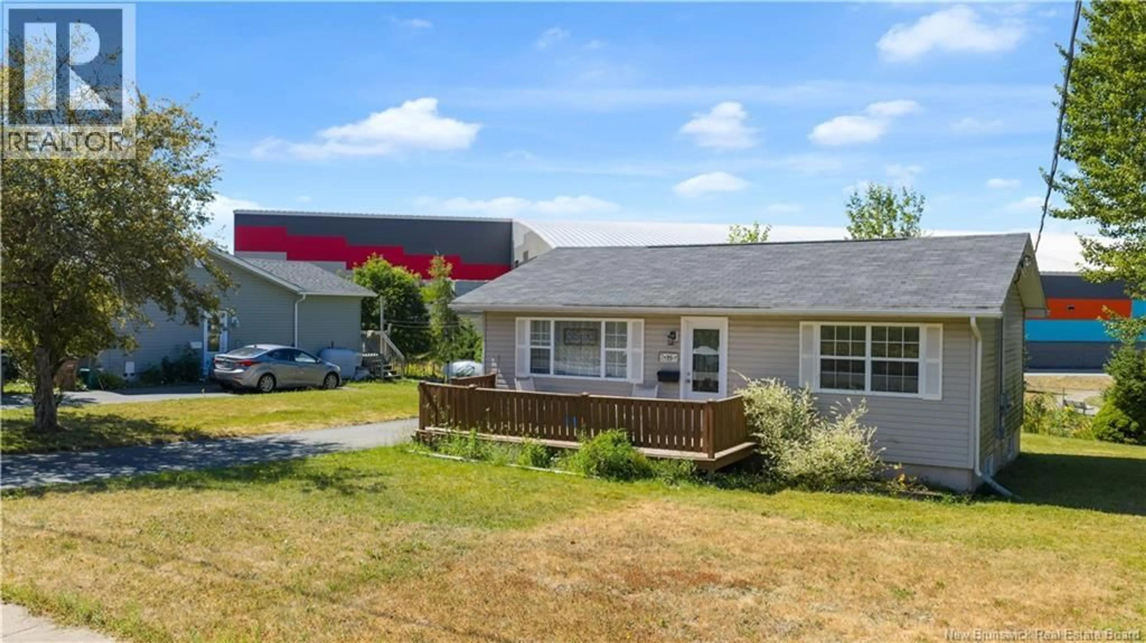 A pic from outside/outdoor area/front of a property/back of a property/a pic from drone, building for 19 BRAEMAR DRIVE, Saint John New Brunswick E2J2T5