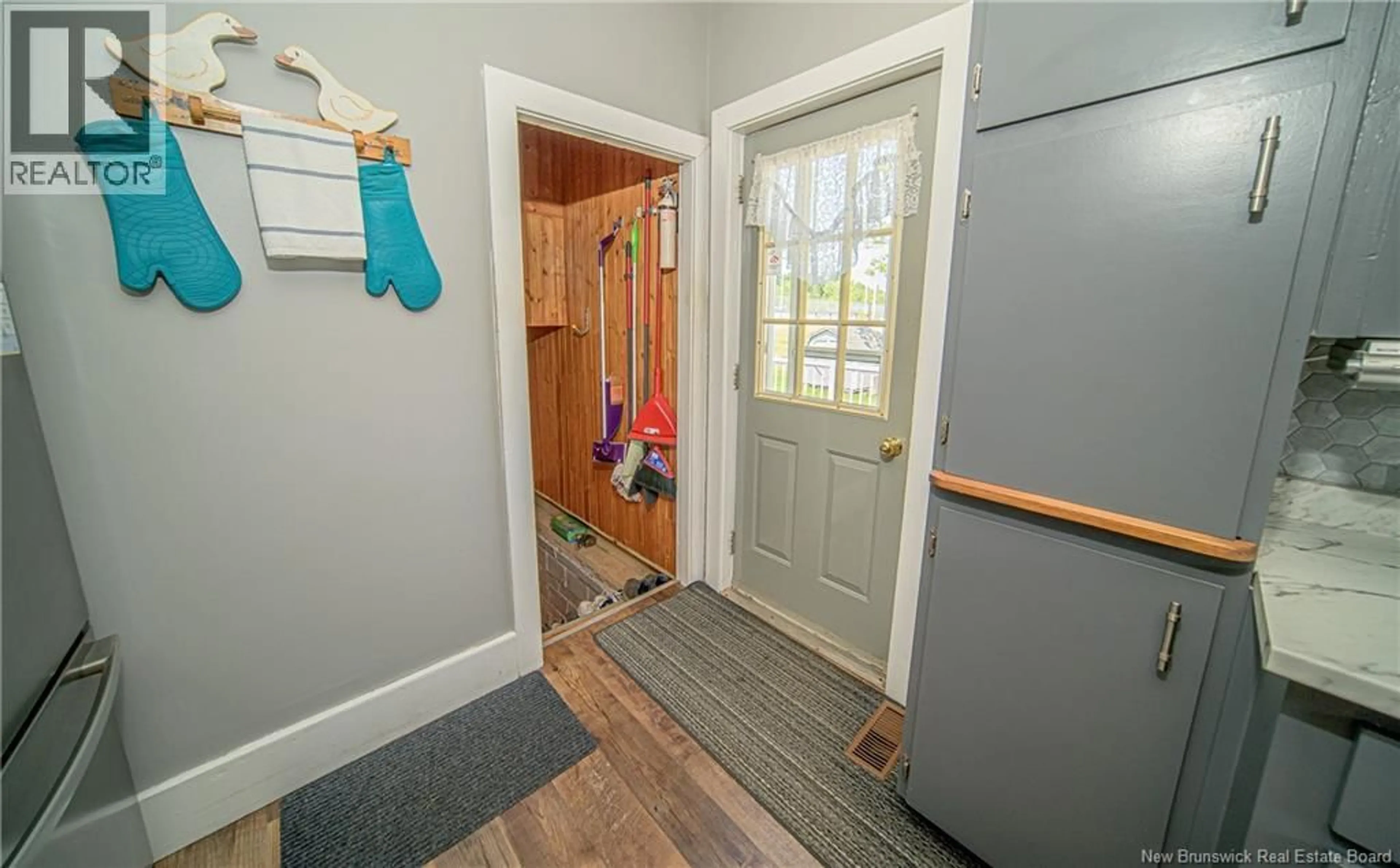 Indoor entryway for 30 MILL ROAD, Gagetown New Brunswick E5M1C1