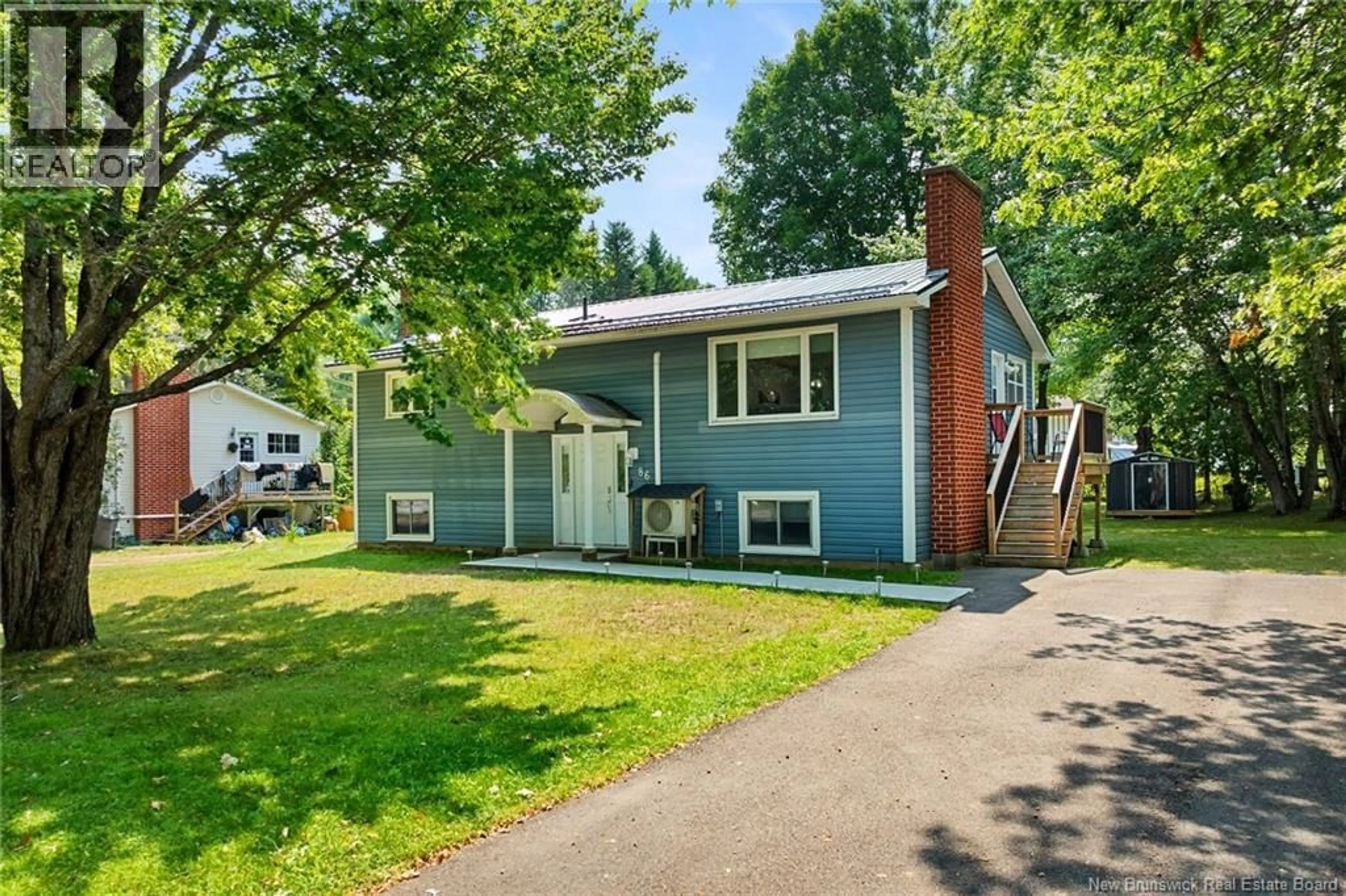 Home with vinyl exterior material, street for 86 GARDEN STREET, Fredericton New Brunswick E3B7E1