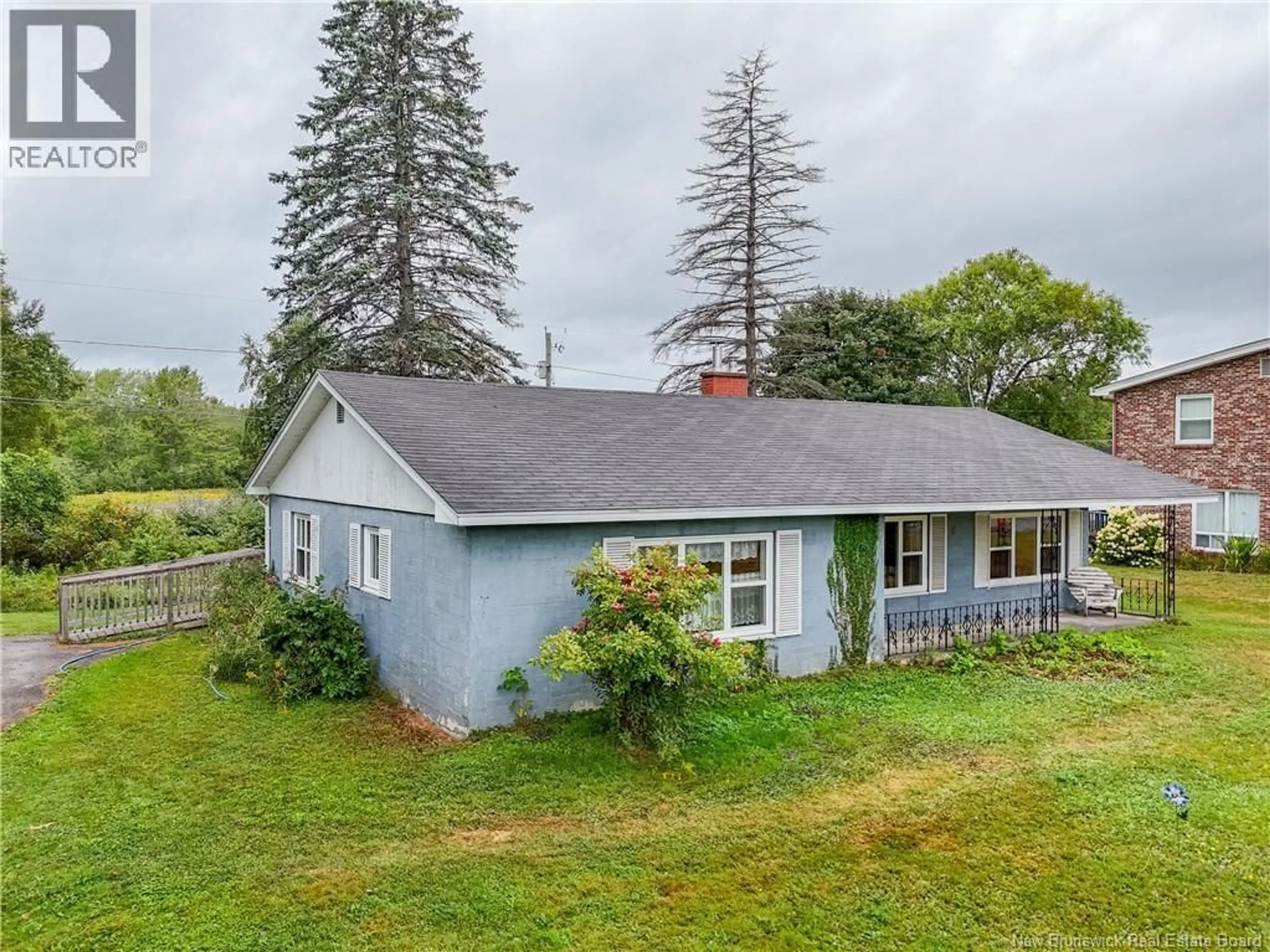 A pic from outside/outdoor area/front of a property/back of a property/a pic from drone, unknown for 8 HAMILTON COURT, Fredericton New Brunswick E3A6P6