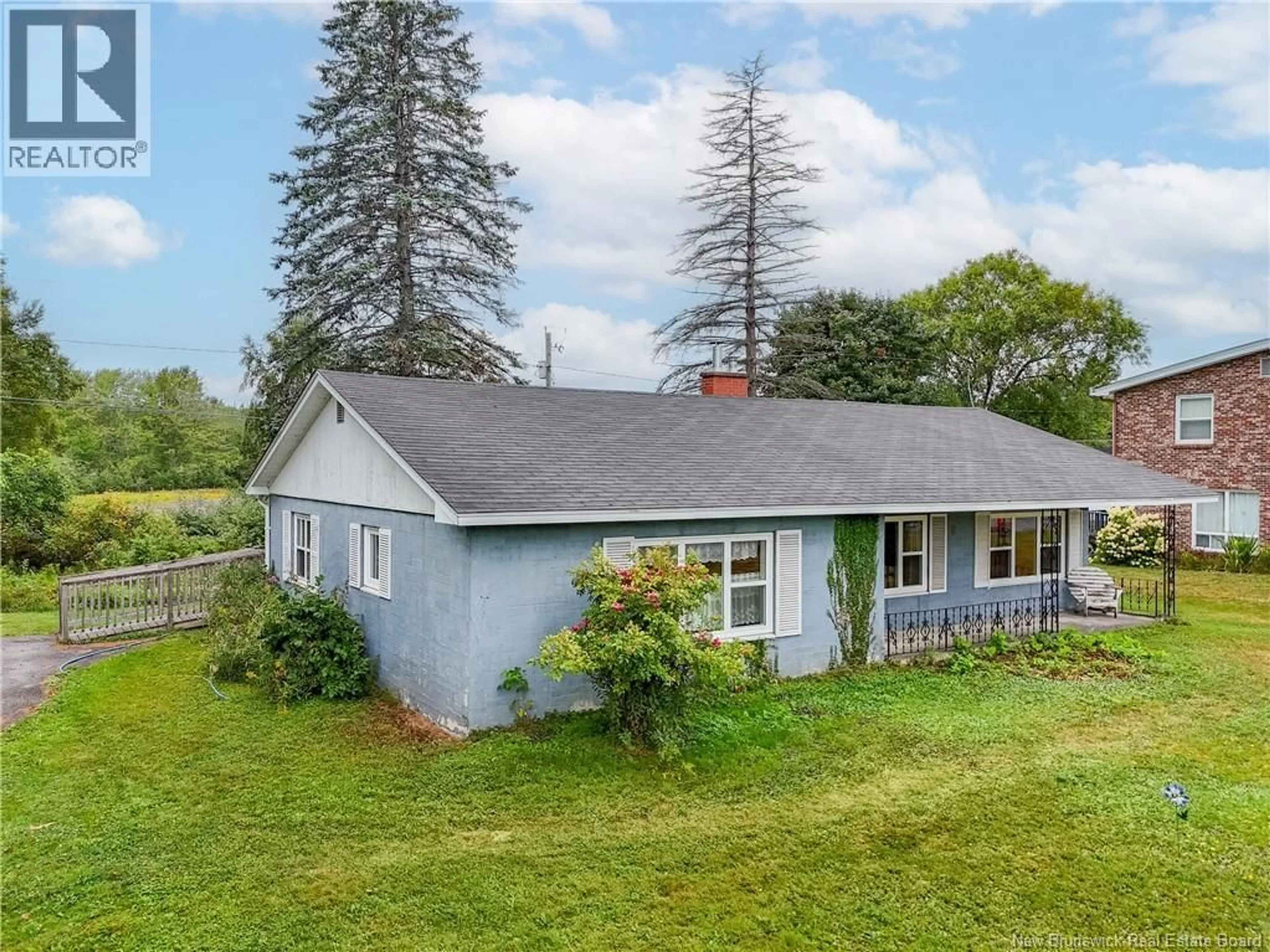 A pic from outside/outdoor area/front of a property/back of a property/a pic from drone, unknown for 8 HAMILTON COURT, Fredericton New Brunswick E3A6P6