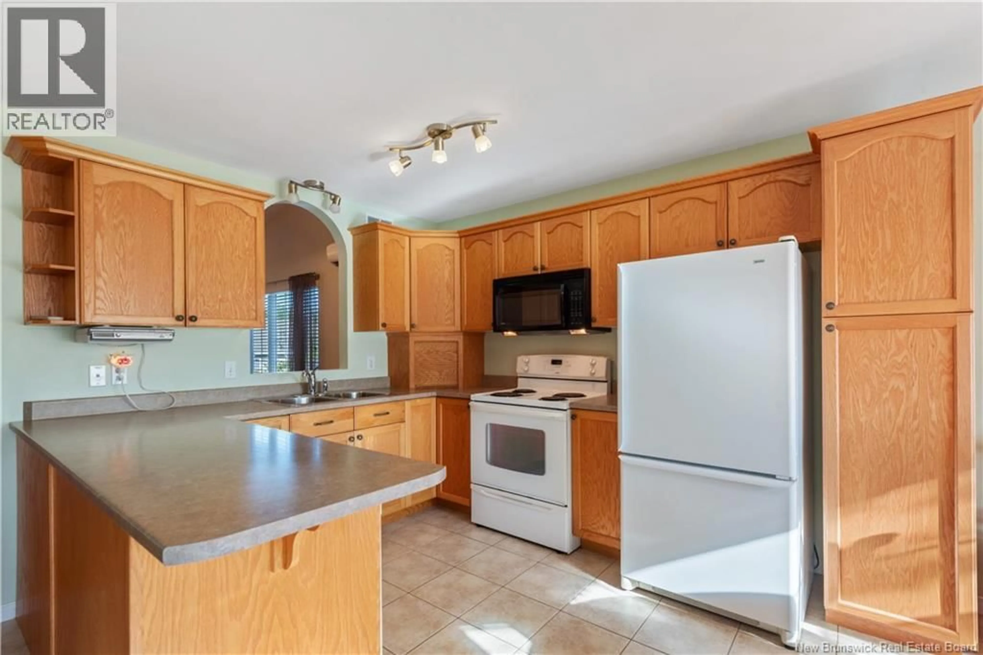 Standard kitchen, unknown for 247 OLD COACH ROAD, Riverview New Brunswick E1B5R7