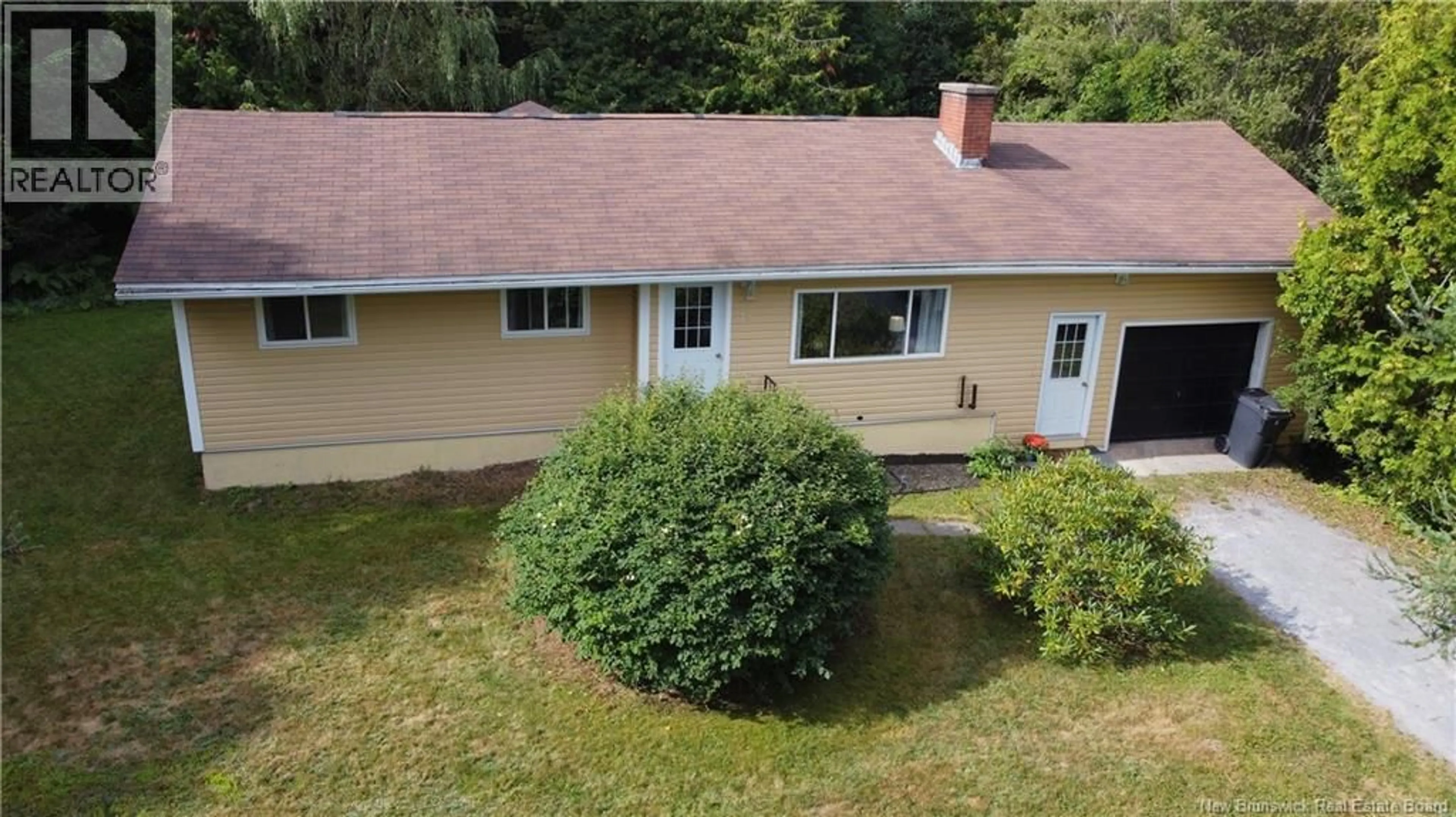 A pic from outside/outdoor area/front of a property/back of a property/a pic from drone, unknown for 15 HILLCREST DRIVE, Rothesay New Brunswick E2E5P7
