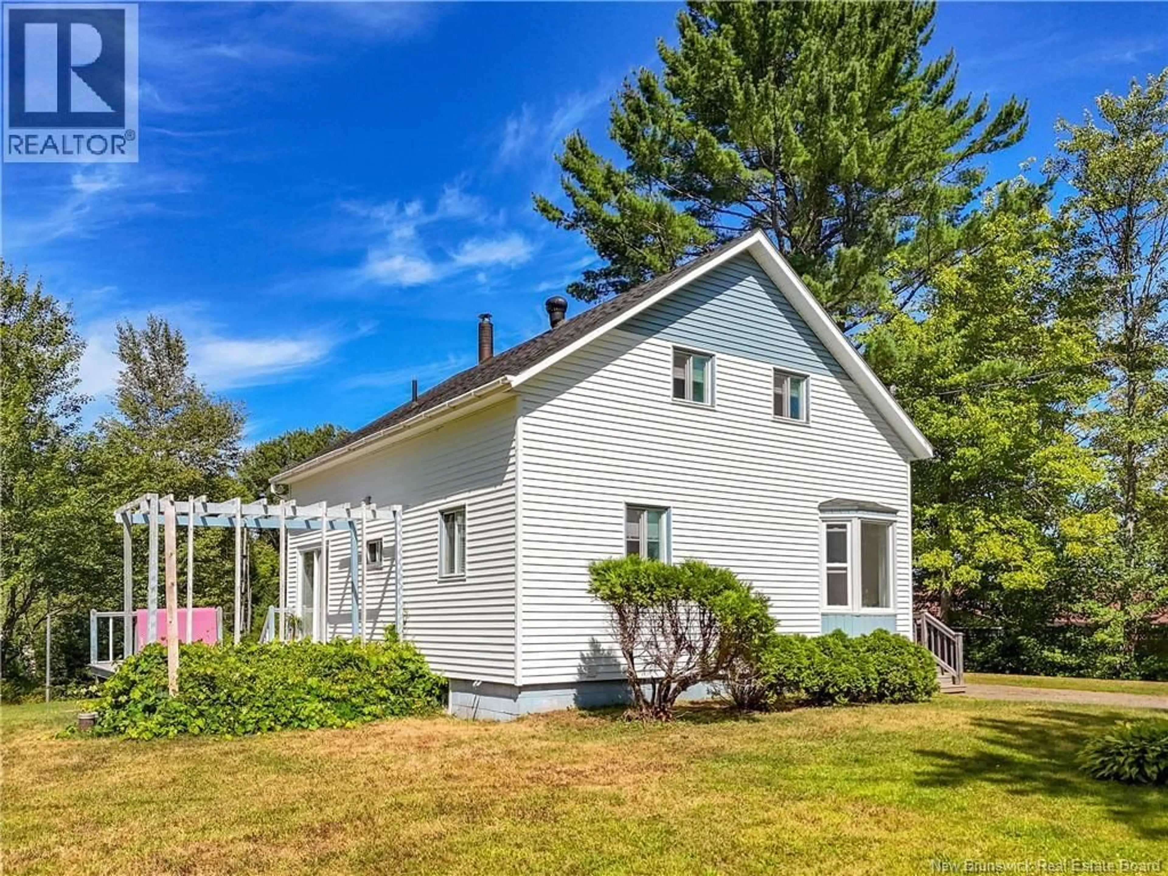 Home with vinyl exterior material, street for 9 SAUNDERS STREET, McAdam New Brunswick E6J1K9