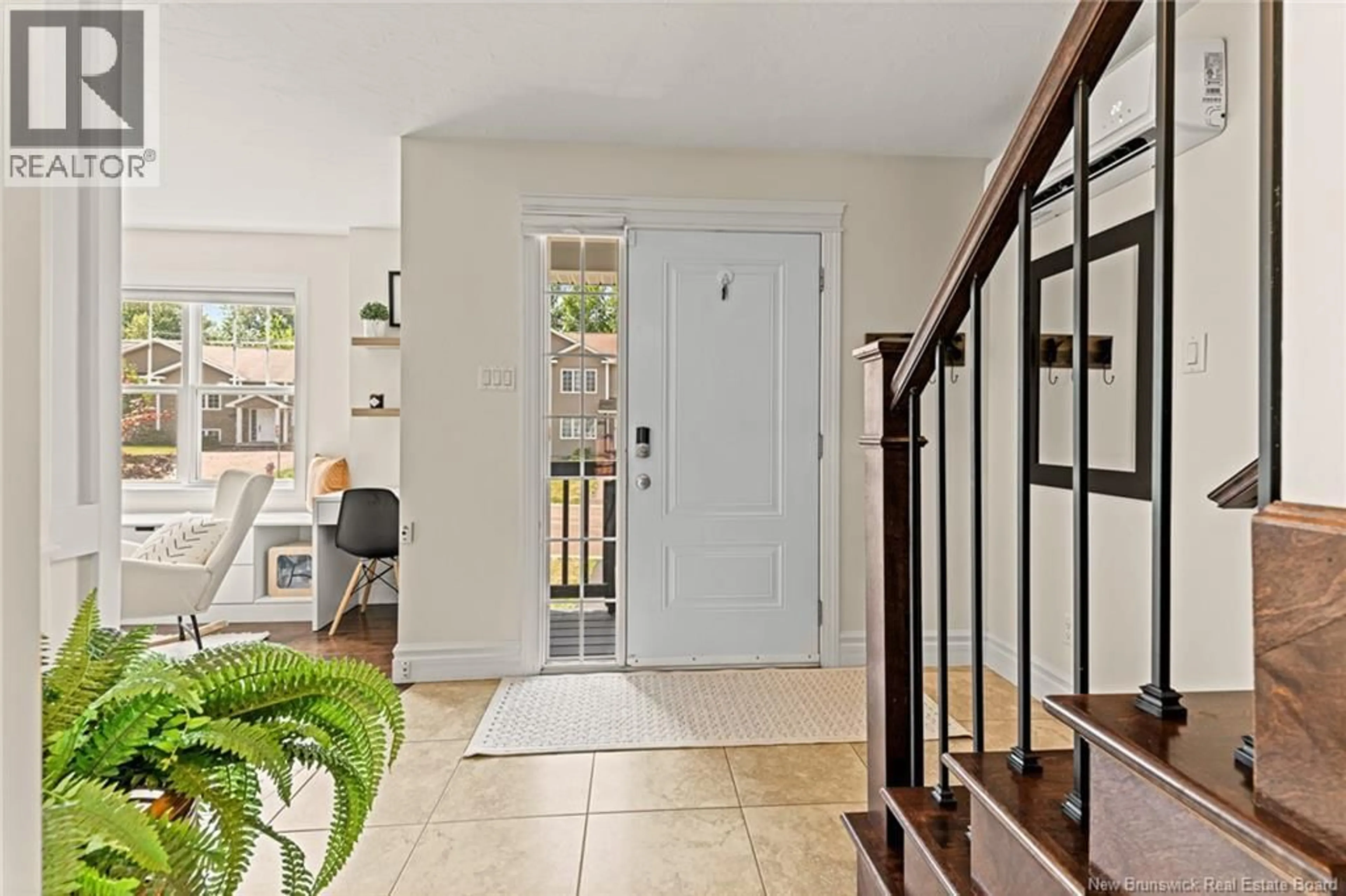 Indoor entryway for 20 DES FRENES, Dieppe New Brunswick E1A9B3