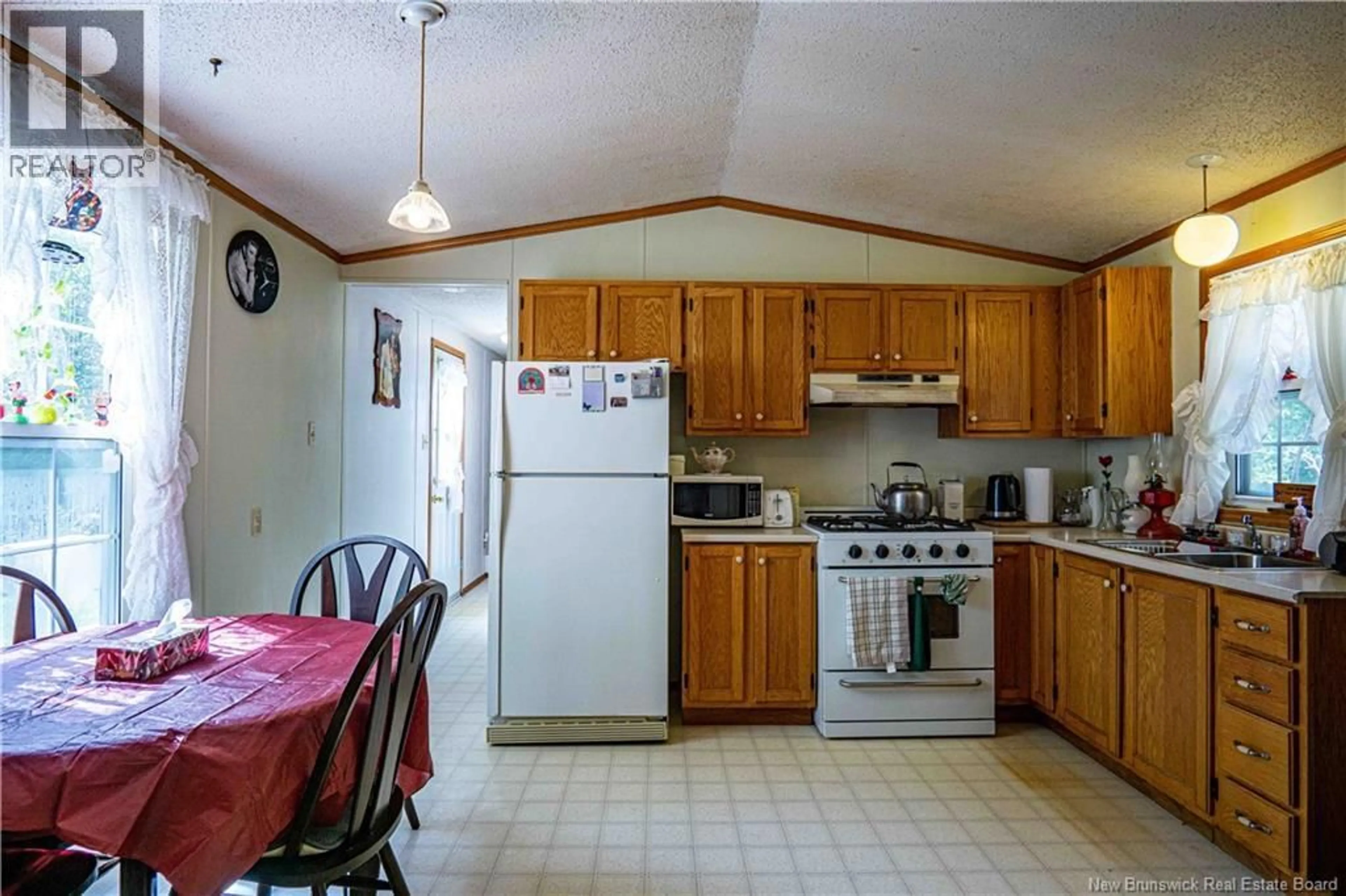 Standard kitchen, ceramic/tile floor for 1543 ROUTE 102, Upper Gagetown New Brunswick E5M1N5