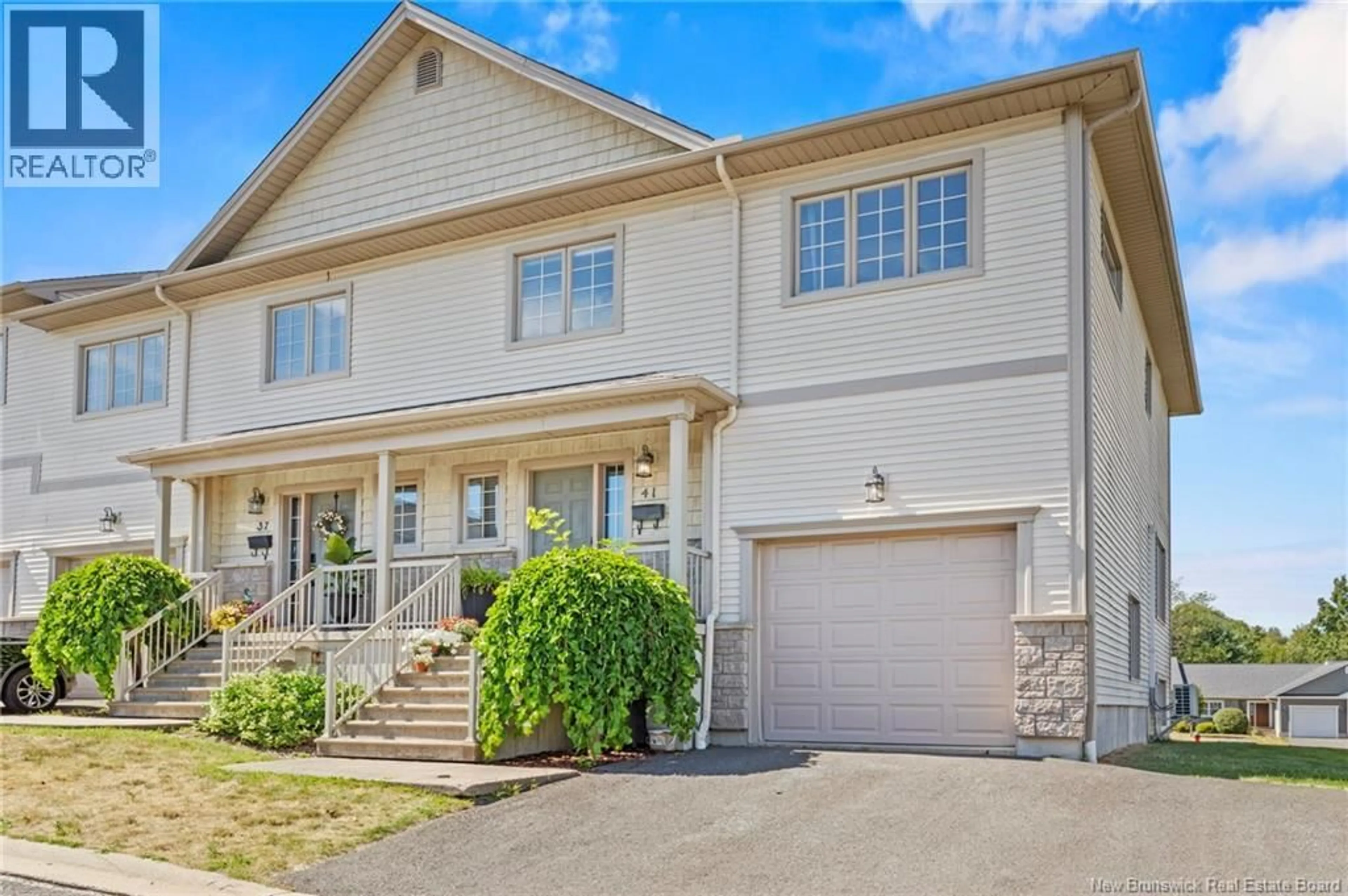 Home with vinyl exterior material, street for 41 HUNTINGTON CIRCLE, Fredericton New Brunswick E3B0M1
