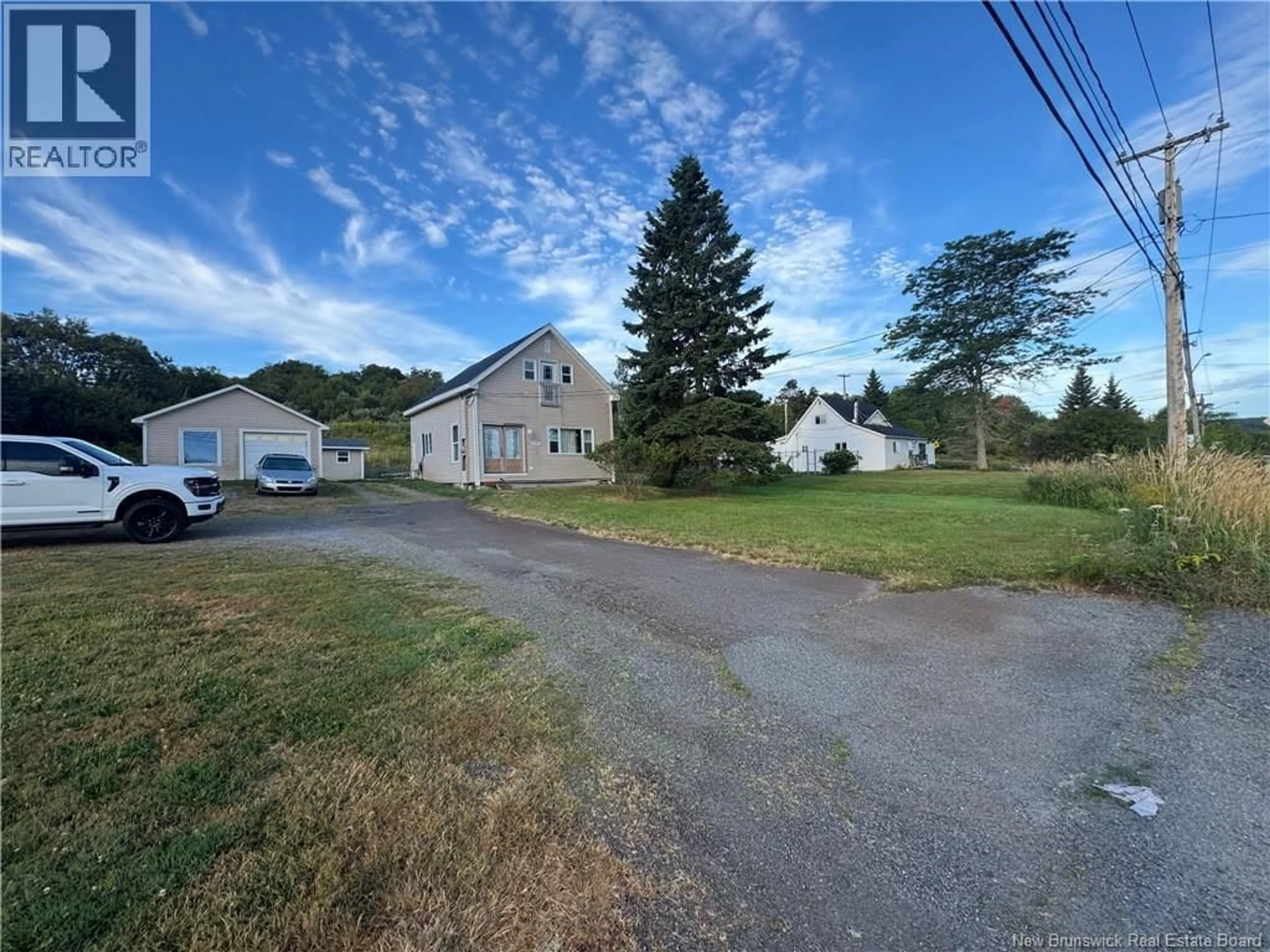A pic from outside/outdoor area/front of a property/back of a property/a pic from drone, street for 771 BAY STREET, Saint John New Brunswick E2M7L6