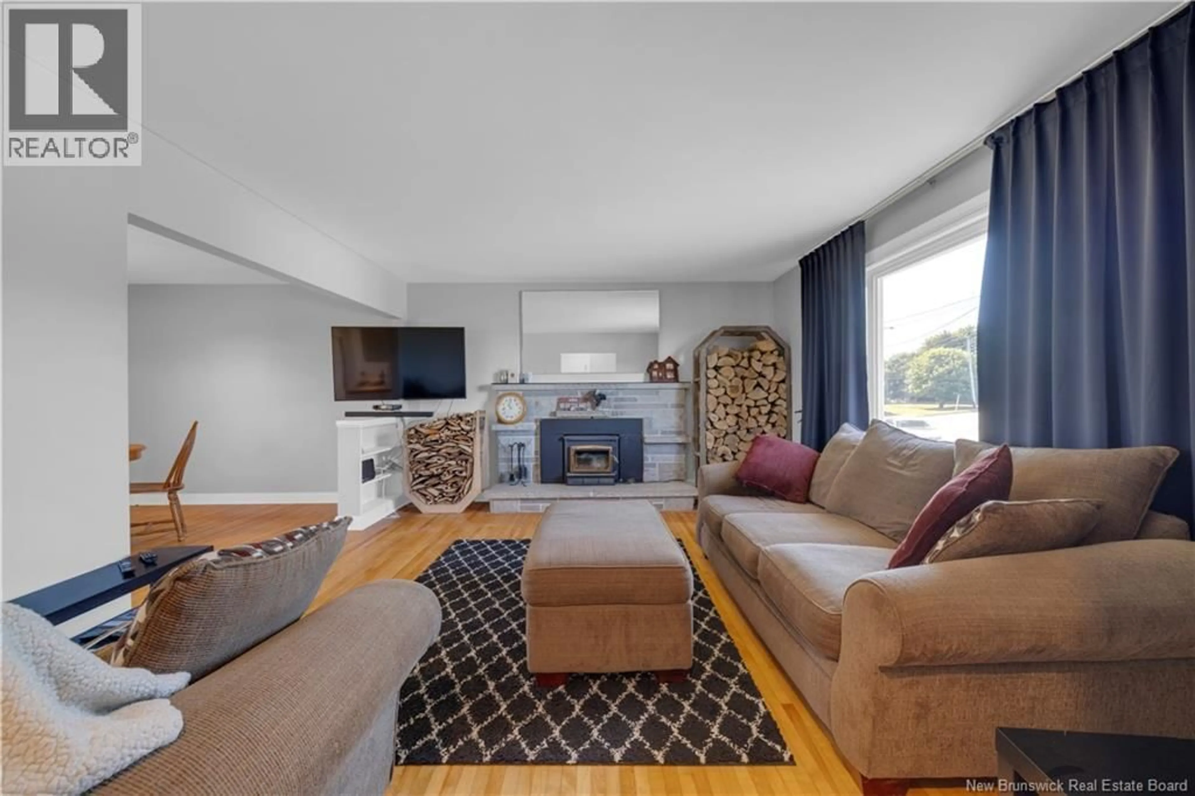 Living room with furniture, unknown for 903 DANELLS DRIVE, Saint John New Brunswick E2M3H4