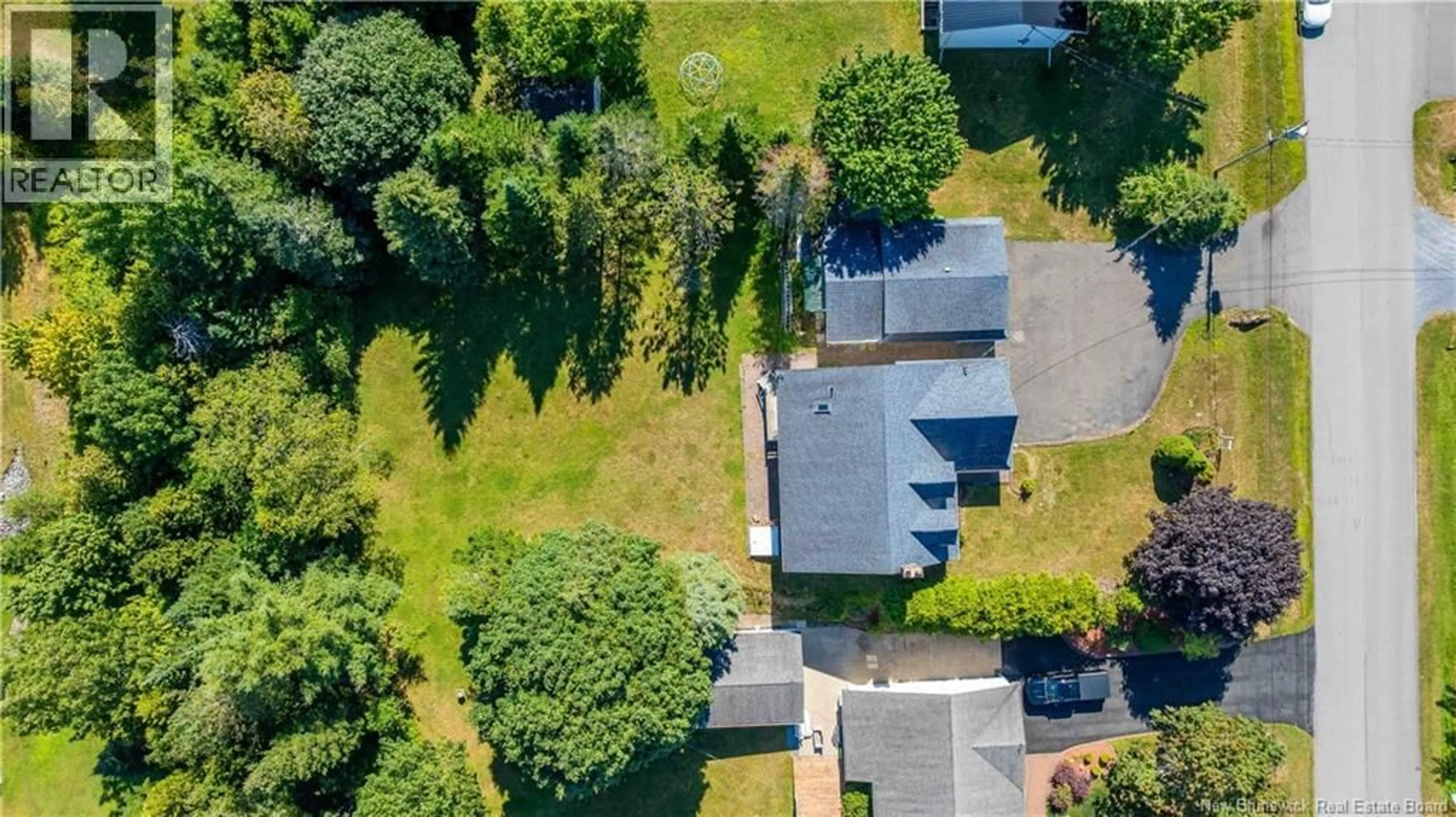 A pic from outside/outdoor area/front of a property/back of a property/a pic from drone, street for 31 LIONEL DRIVE, Quispamsis New Brunswick E2E1K6