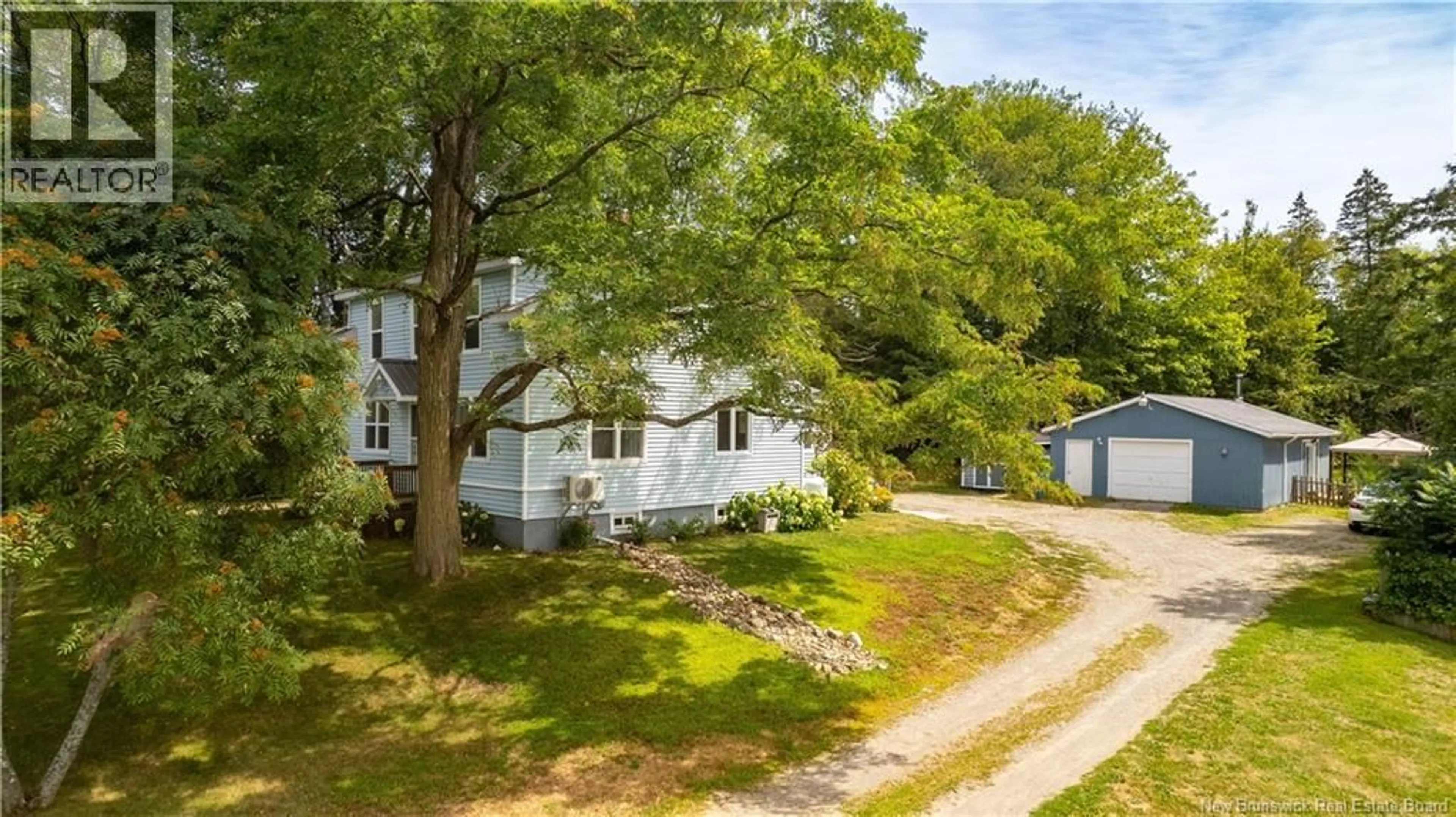 A pic from outside/outdoor area/front of a property/back of a property/a pic from drone, street for 181 OLD BAY ROAD, Dufferin New Brunswick E3L3W9
