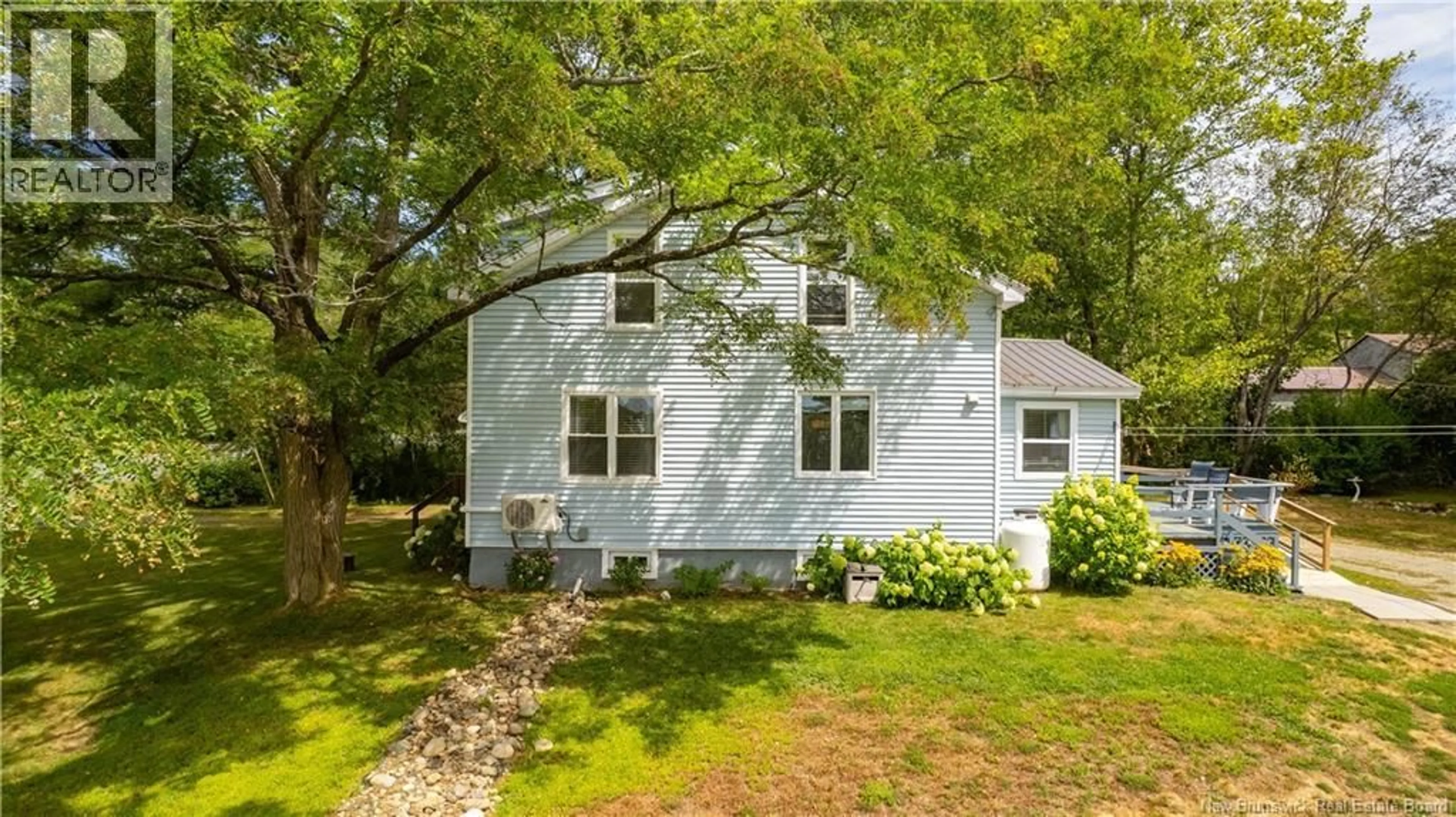 Home with vinyl exterior material, street for 181 OLD BAY ROAD, Dufferin New Brunswick E3L3W9
