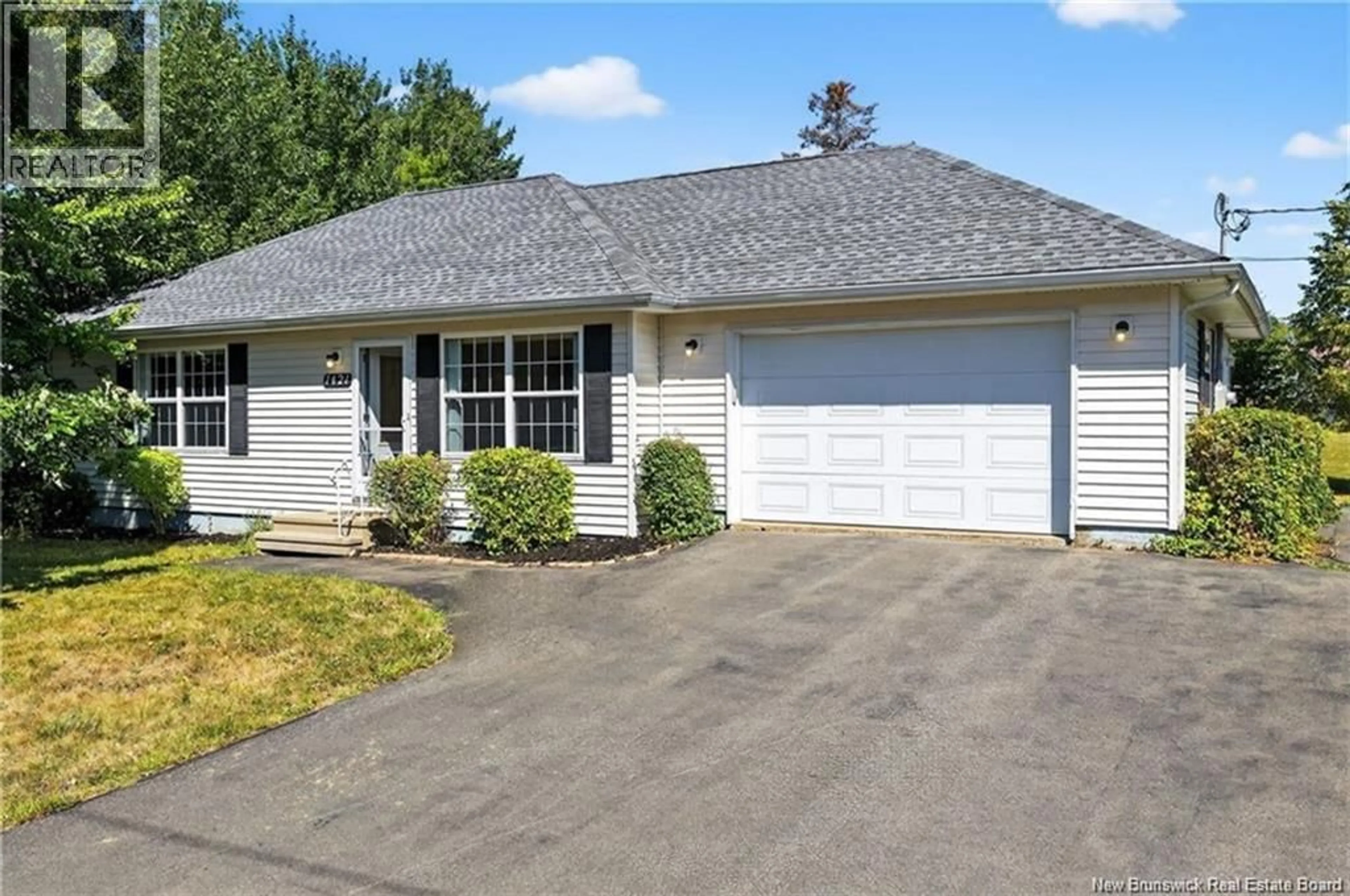 Home with vinyl exterior material, street for 1421 SALISBURY ROAD, Moncton New Brunswick E1E4P8
