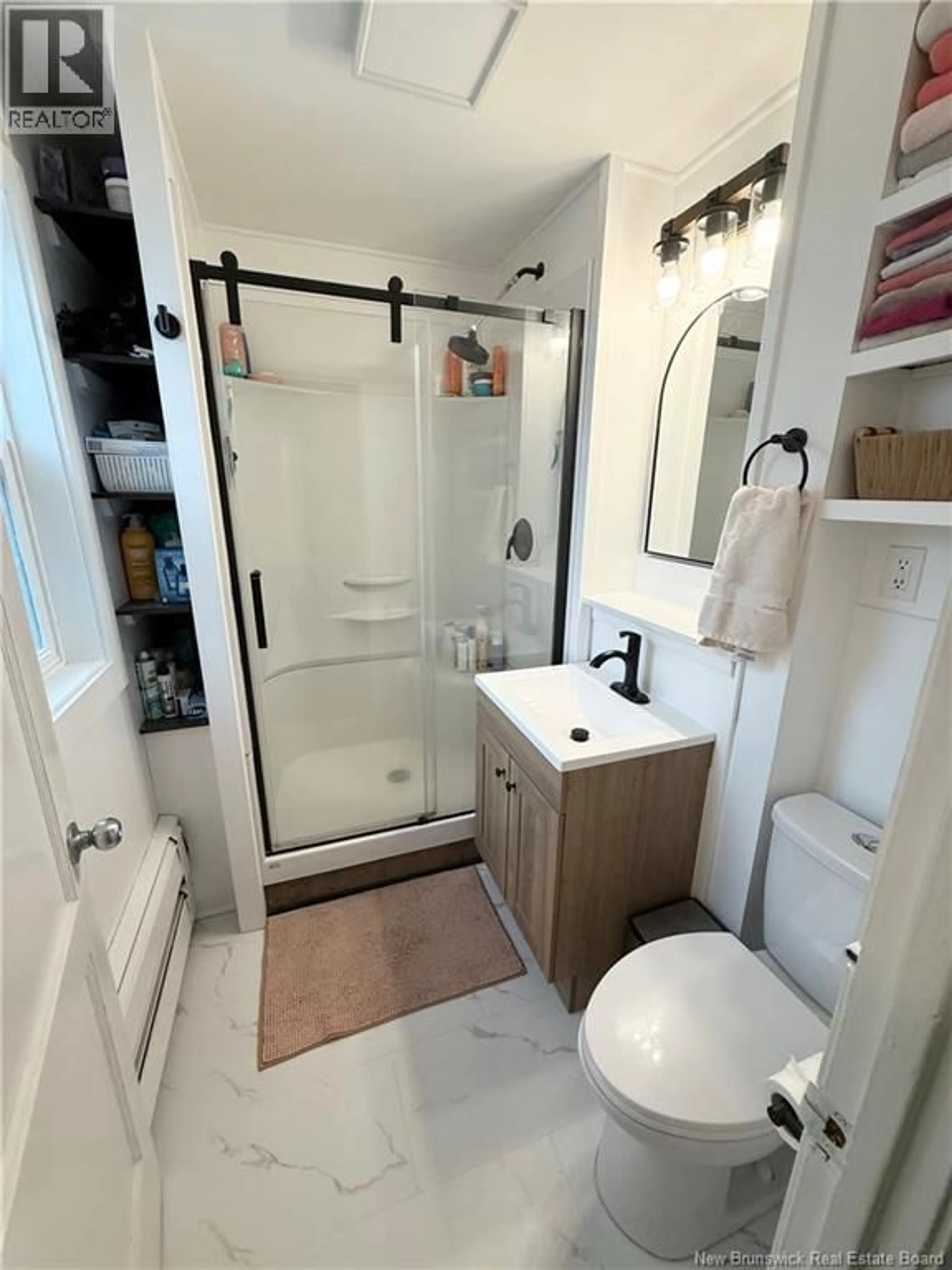 Standard bathroom, ceramic/tile floor for 6 MONTGOMERY CRESCENT, Saint John New Brunswick E2K2S9