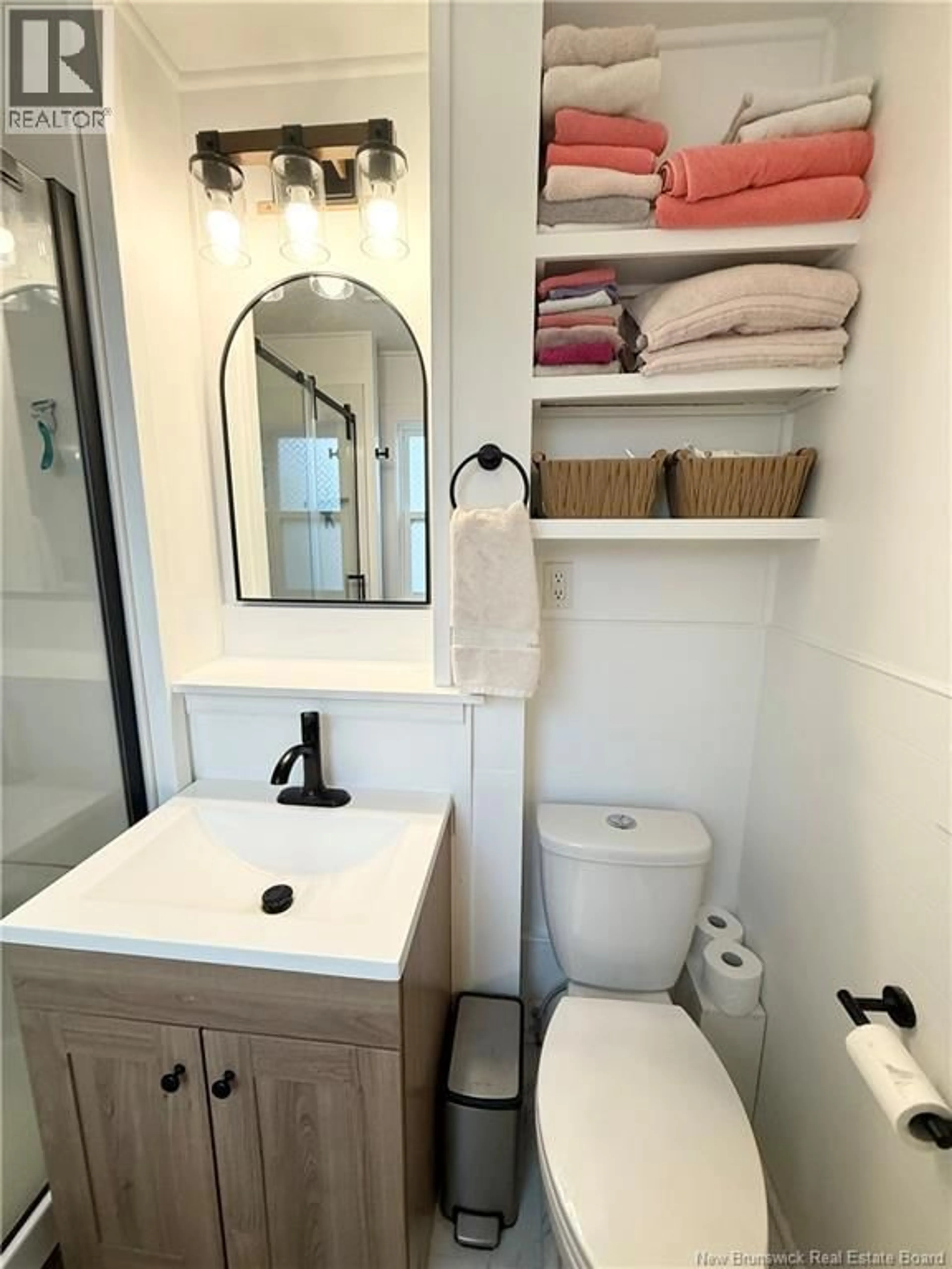 Standard bathroom, ceramic/tile floor for 6 MONTGOMERY CRESCENT, Saint John New Brunswick E2K2S9