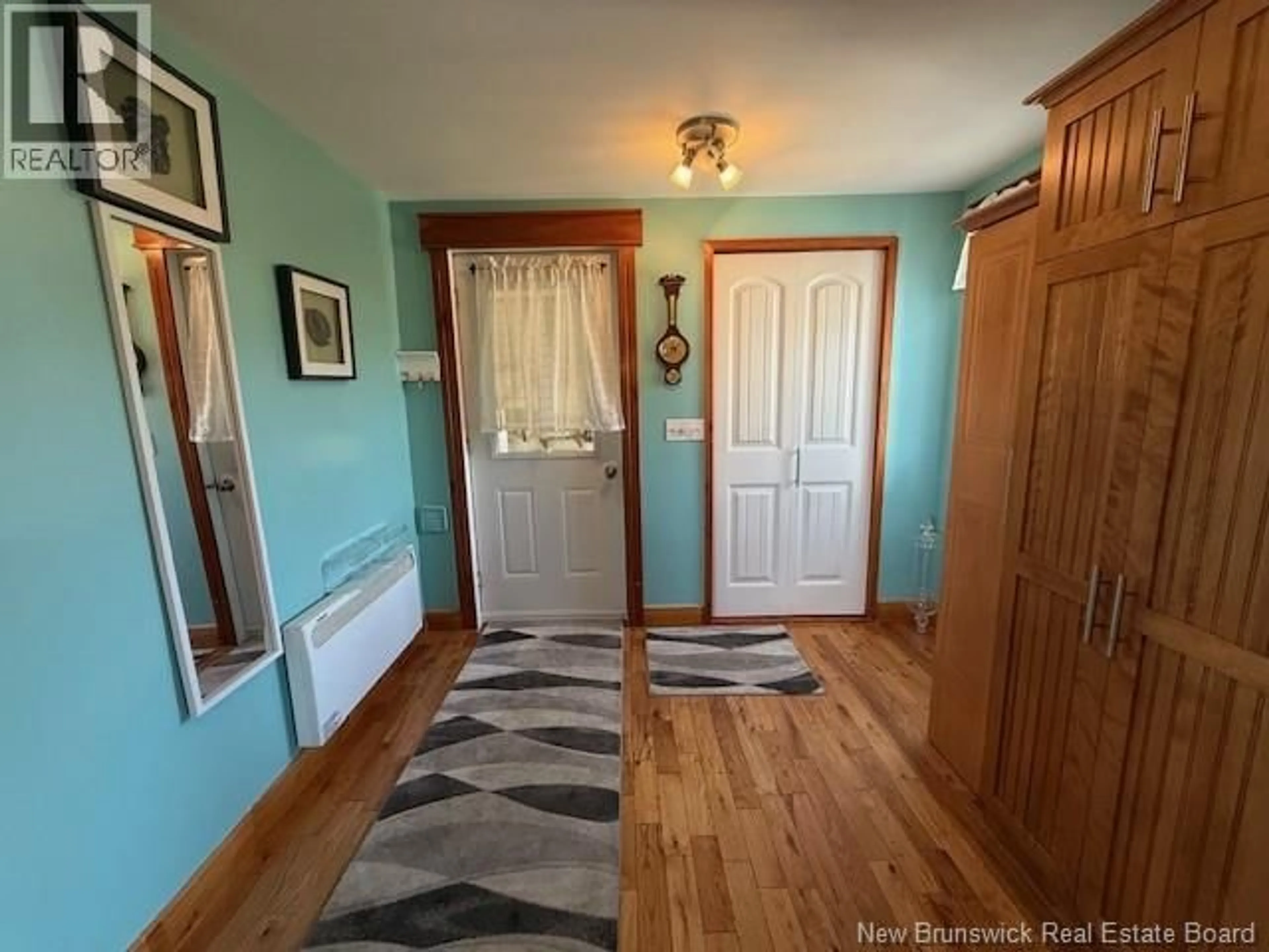 Indoor entryway for 47 SUNSET DRIVE, Campbellton New Brunswick E3N1S4