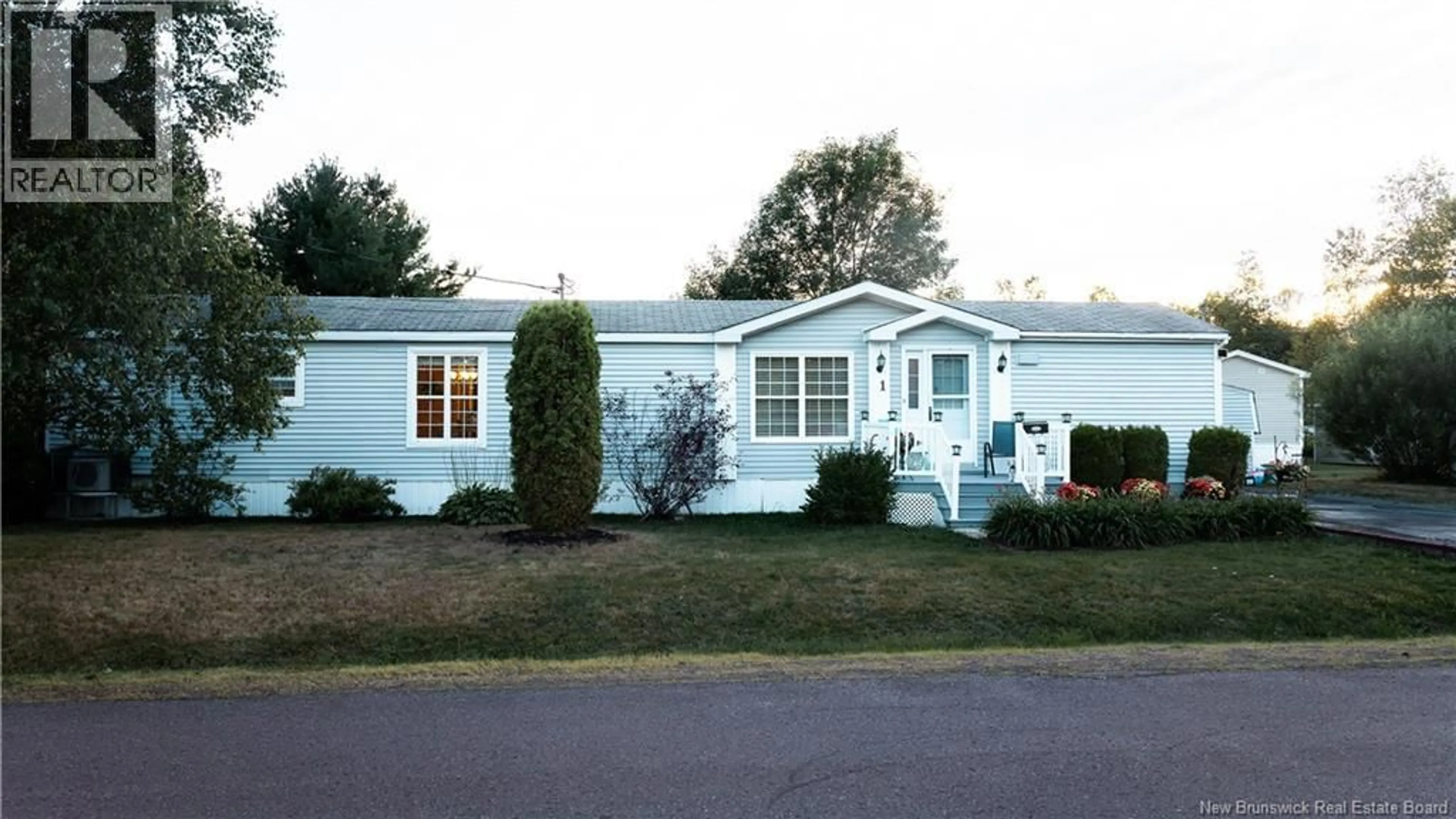 Home with vinyl exterior material, street for 01 BLUE JAY, Moncton New Brunswick E1A2S1