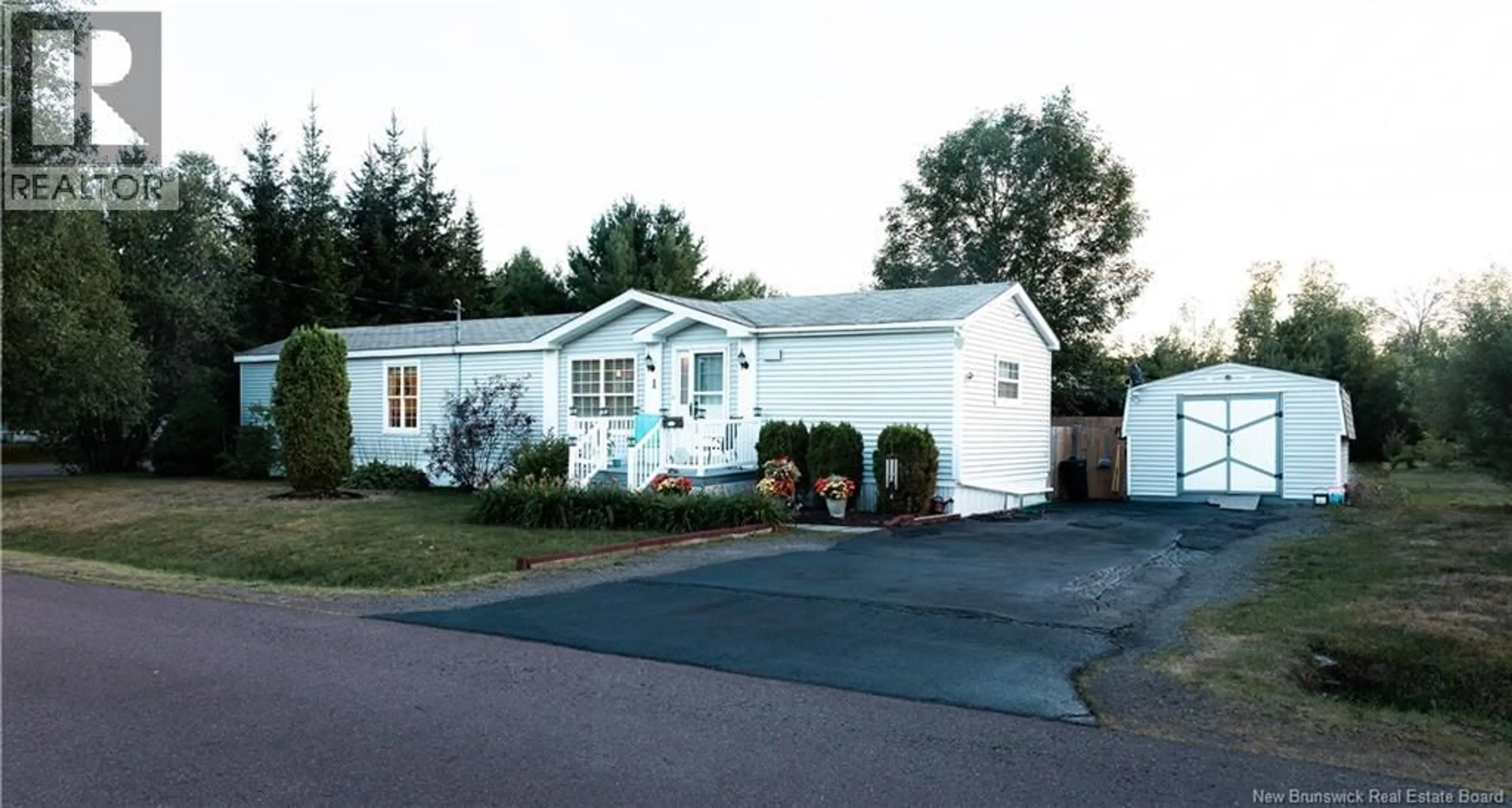 Home with vinyl exterior material, street for 01 BLUE JAY, Moncton New Brunswick E1A2S1