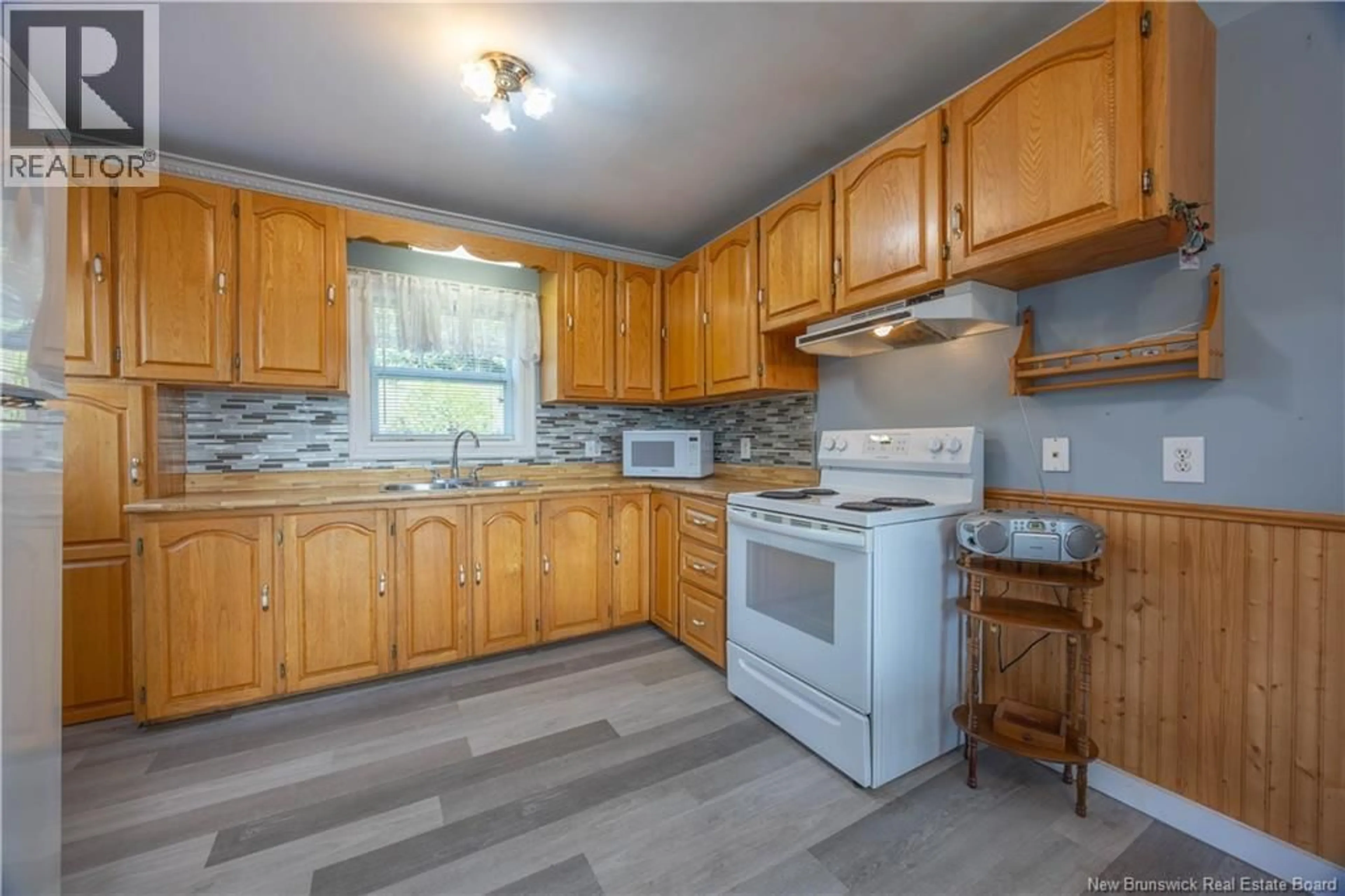 Standard kitchen, unknown for 22 MCEACHERN ROAD, Quispamsis New Brunswick E2G1C1