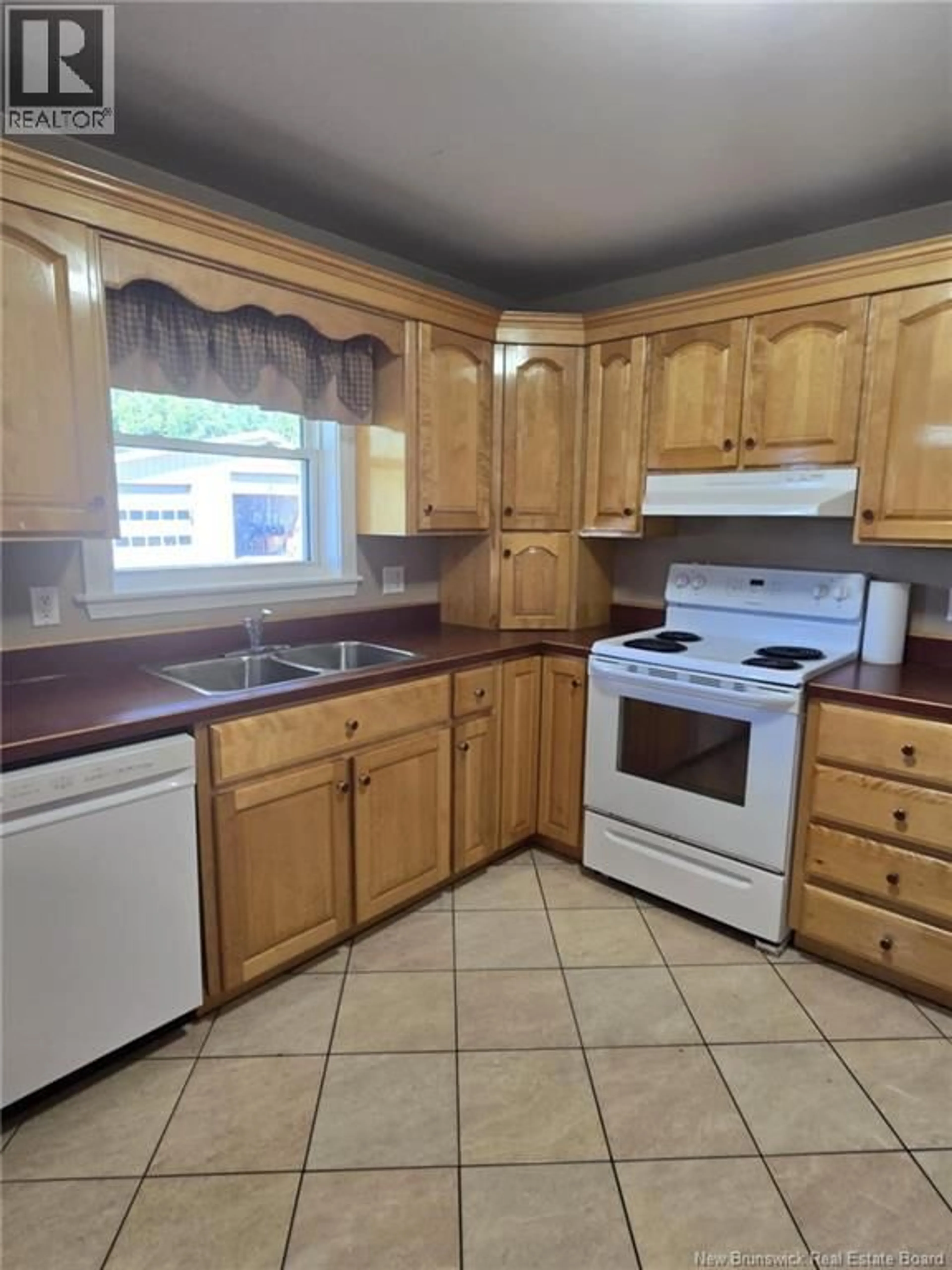 Standard kitchen, unknown for 123 ROUTE 695, Jemseg New Brunswick E4C3M7