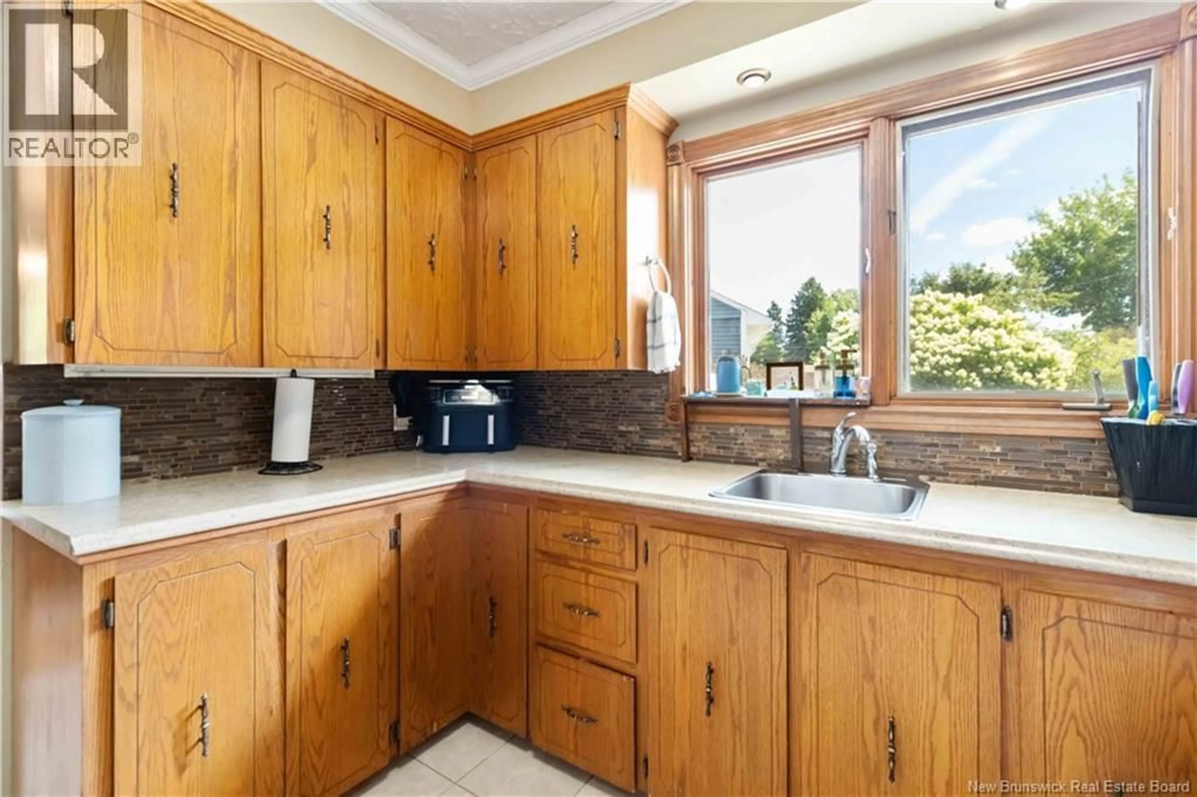 Standard kitchen, ceramic/tile floor for 33 ELLERDALE AVENUE, Moncton New Brunswick E1A3M6