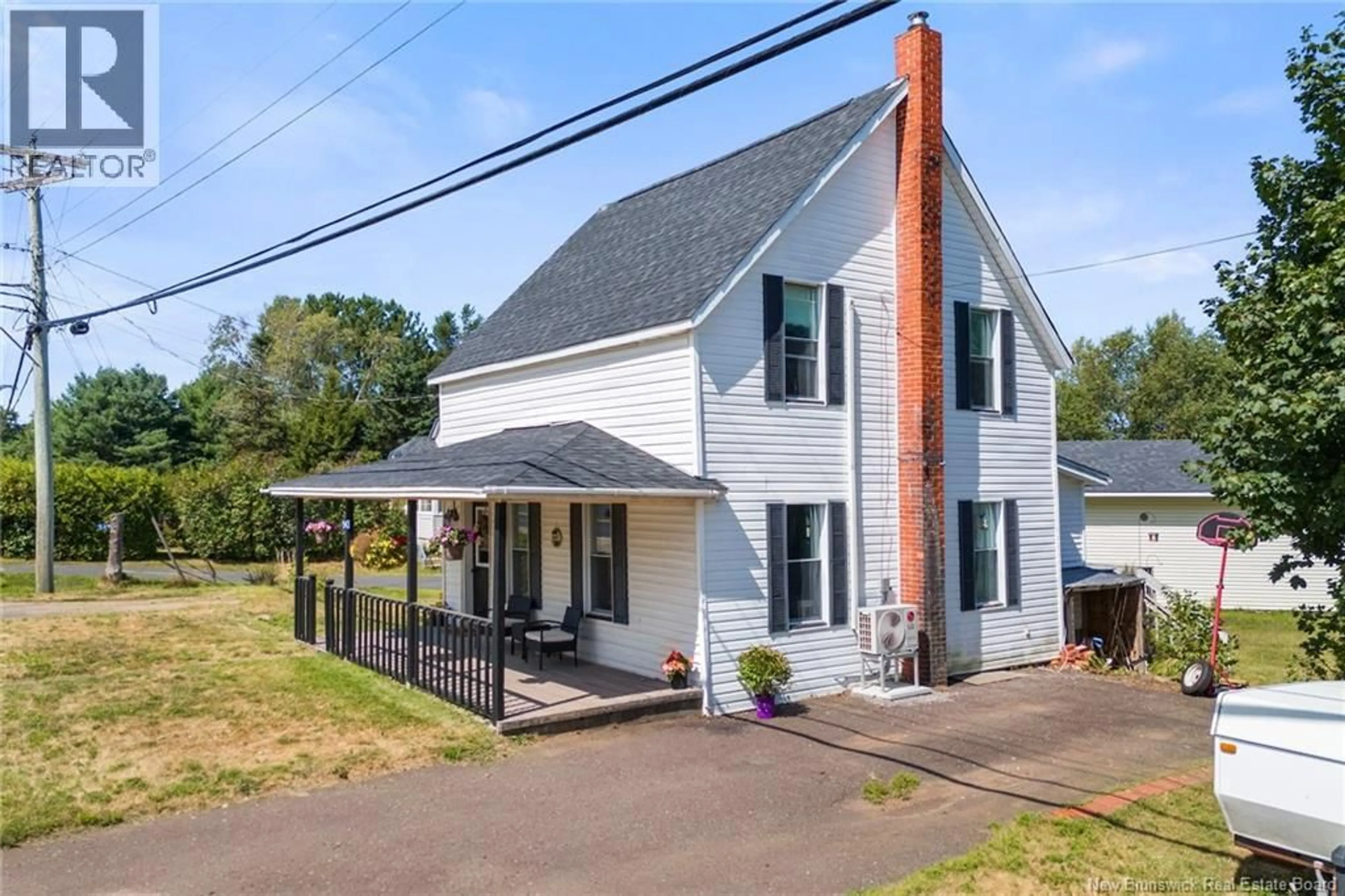 A pic from outside/outdoor area/front of a property/back of a property/a pic from drone, street for 543 PEASANT DRIVE, Minto New Brunswick E4B2T6