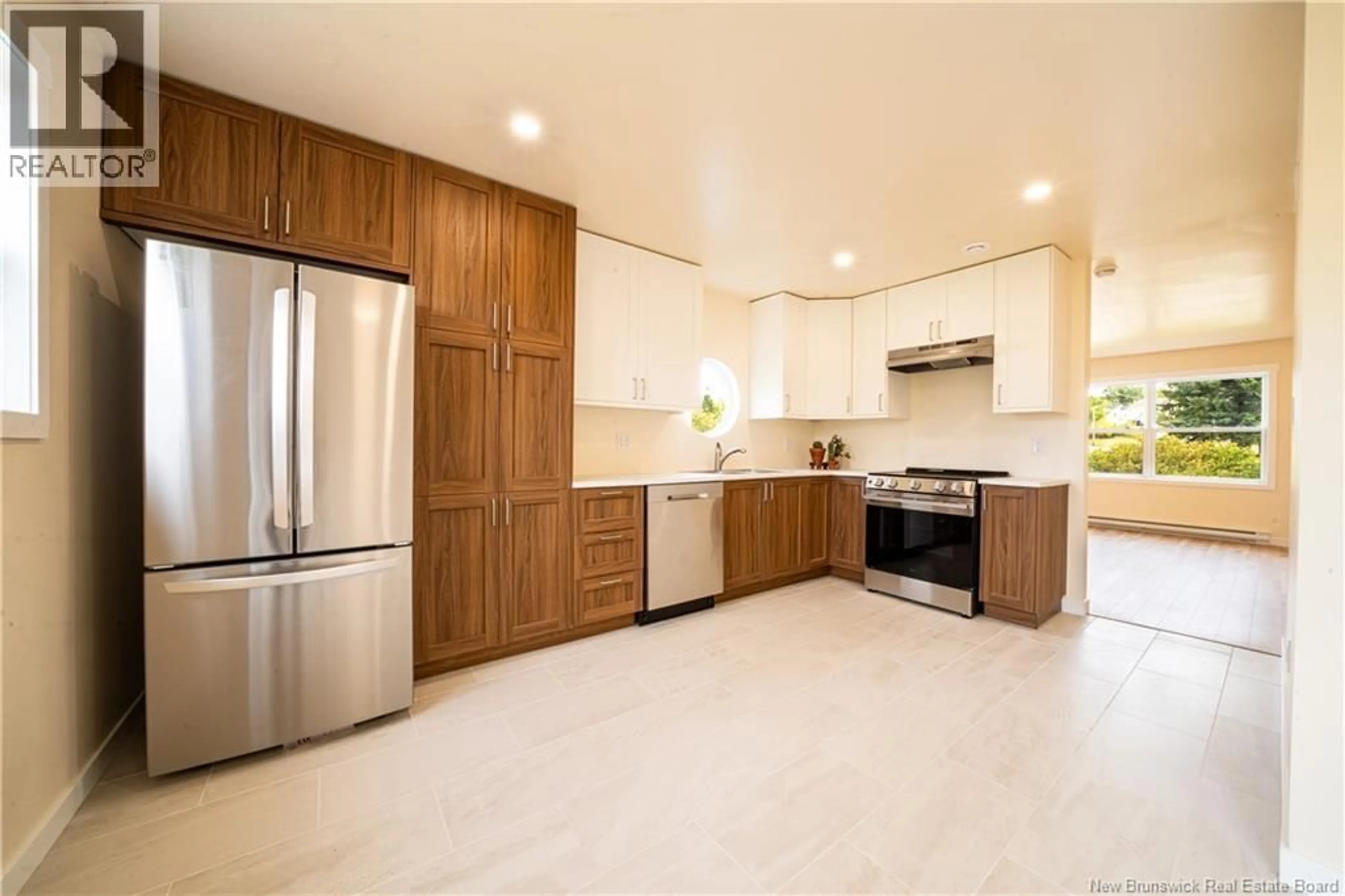 Contemporary kitchen, ceramic/tile floor for 90 PALISADE DRIVE, Moncton New Brunswick E1A5K2