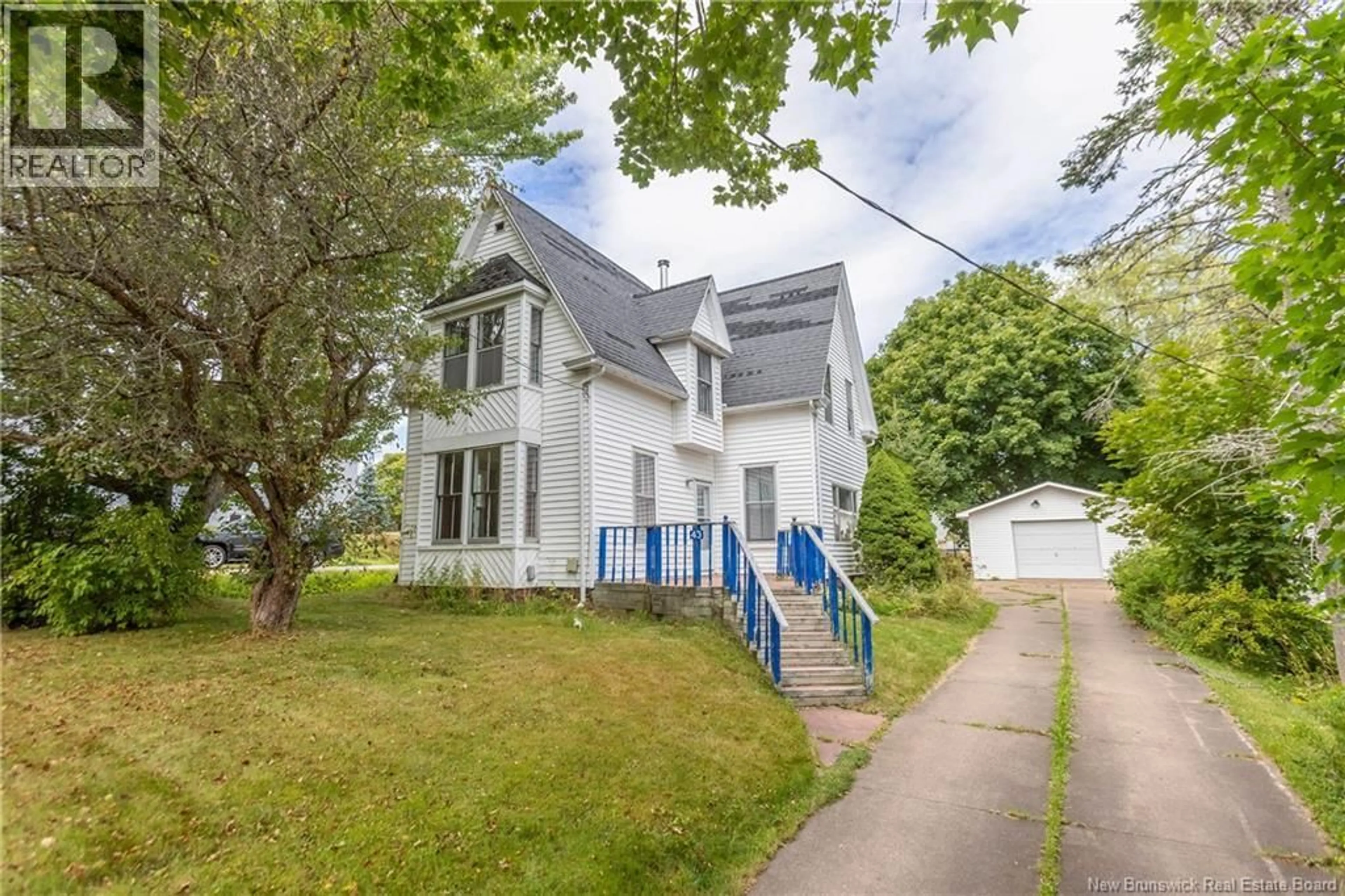 A pic from outside/outdoor area/front of a property/back of a property/a pic from drone, street for 43 KING STREET, Sackville New Brunswick E4L3G2