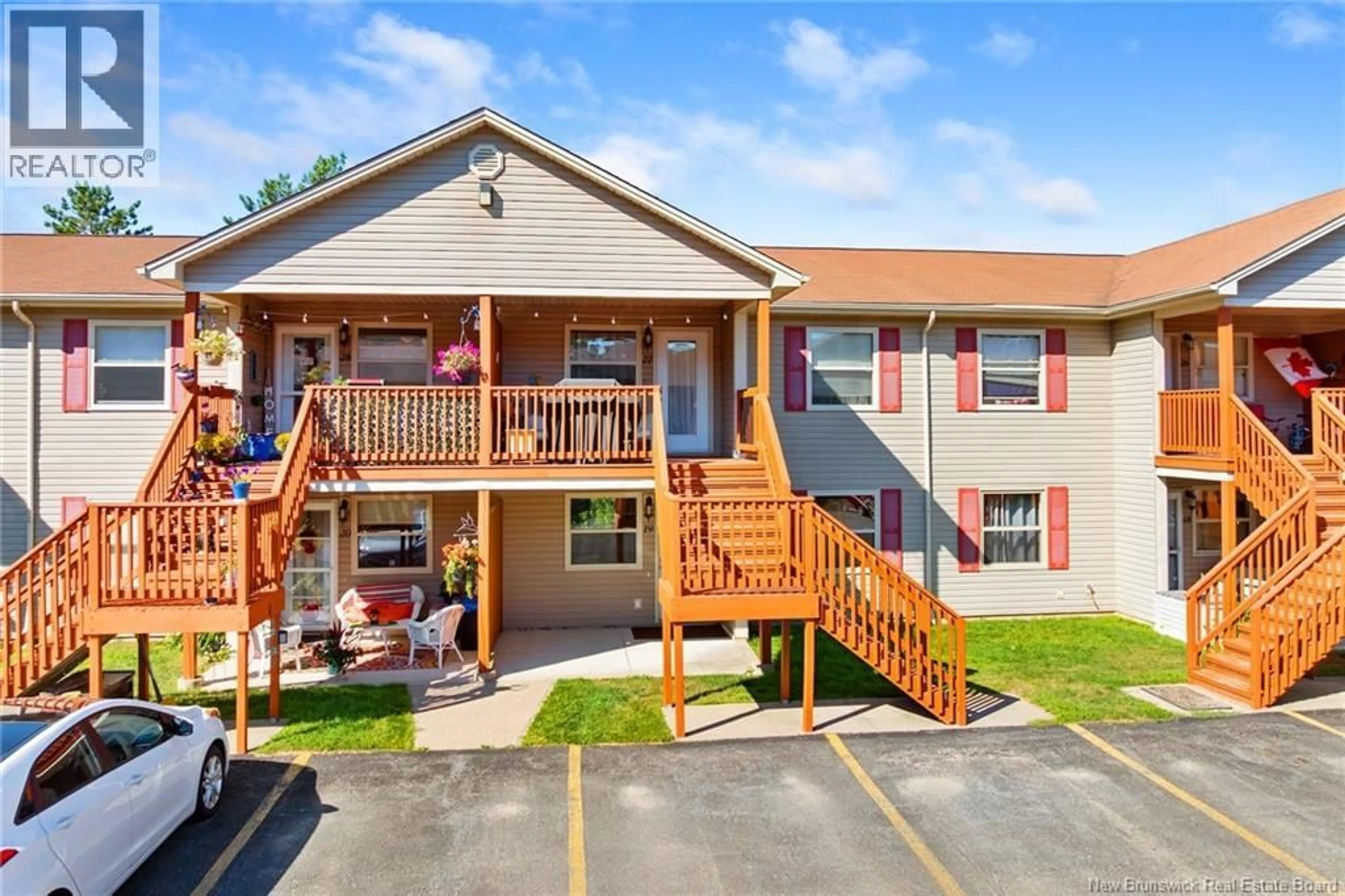 Patio, building for 19 - 40 TRAILSIDE COURT, Fredericton New Brunswick E3A1R7