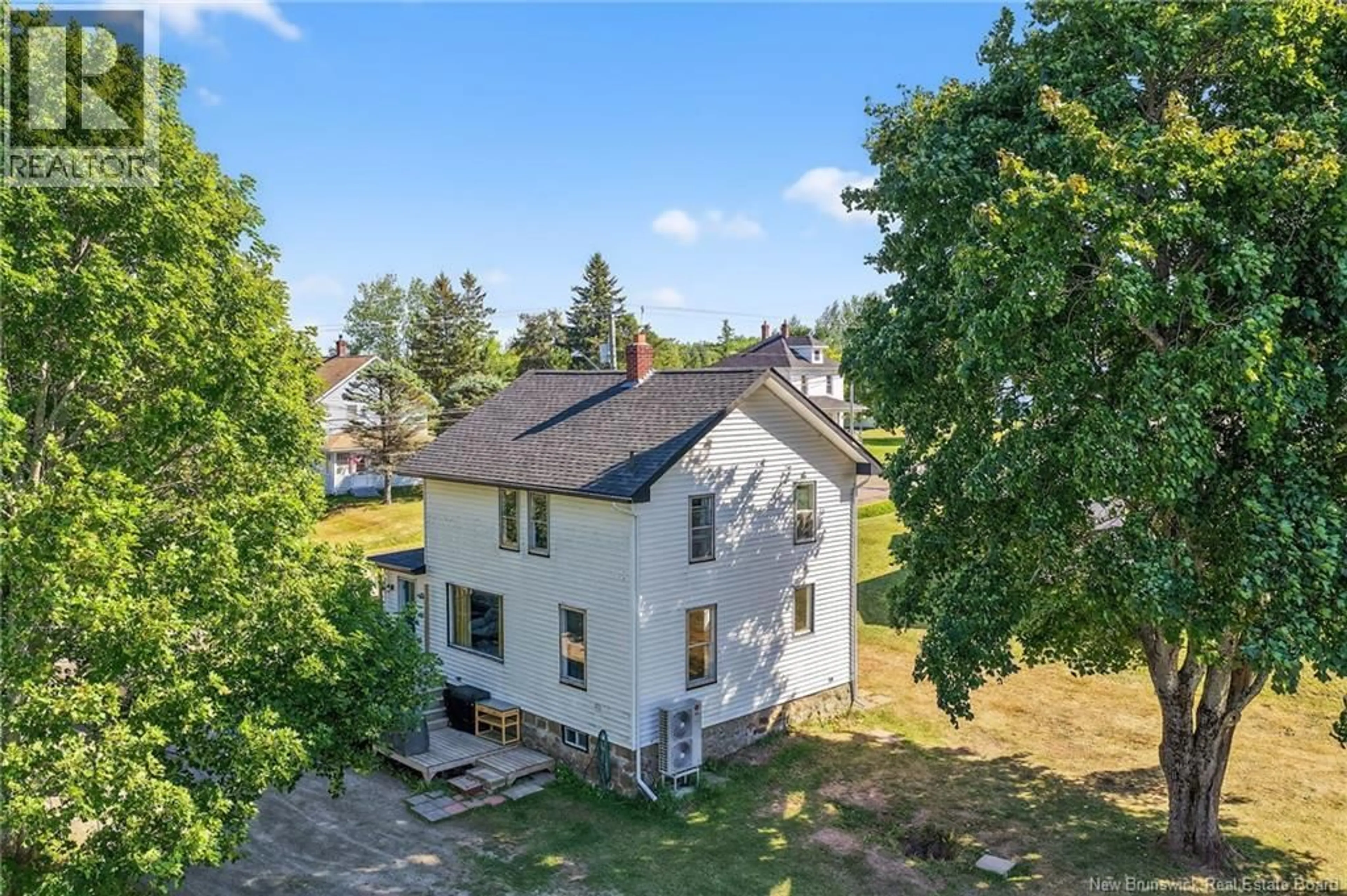 A pic from outside/outdoor area/front of a property/back of a property/a pic from drone, building for 3081 ROUTE 132, Scoudouc New Brunswick E4P3R7