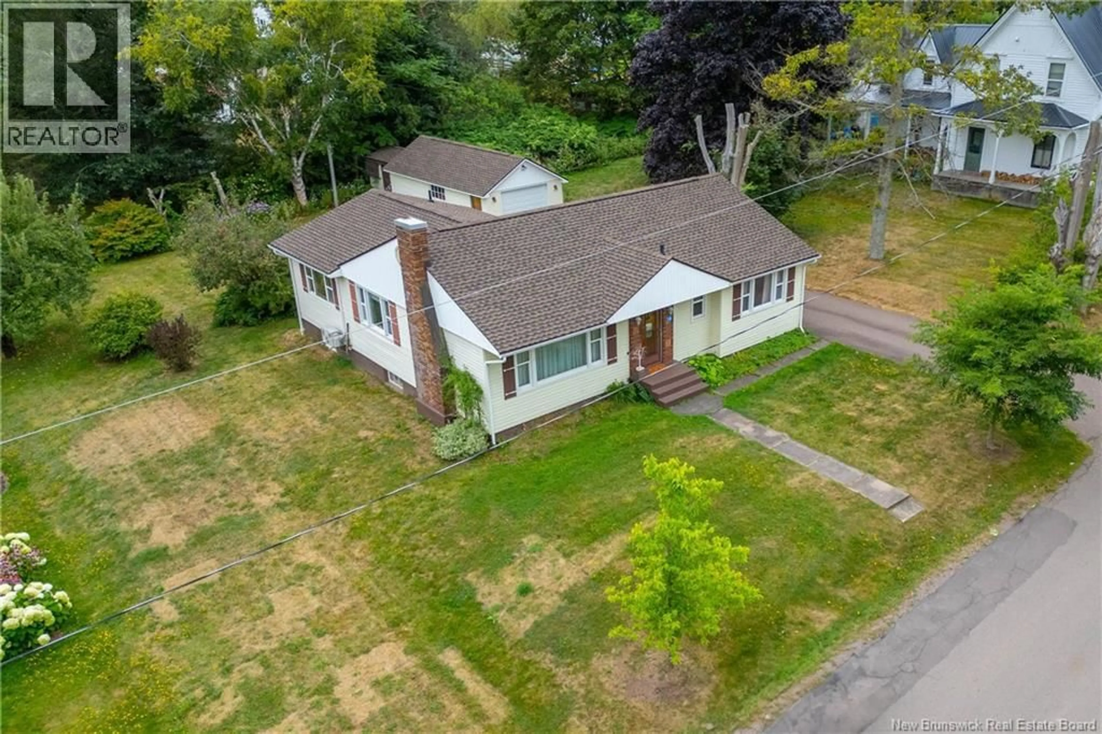 A pic from outside/outdoor area/front of a property/back of a property/a pic from drone, street for 18 CHARLOTTE STREET, Sackville New Brunswick E4L3T1