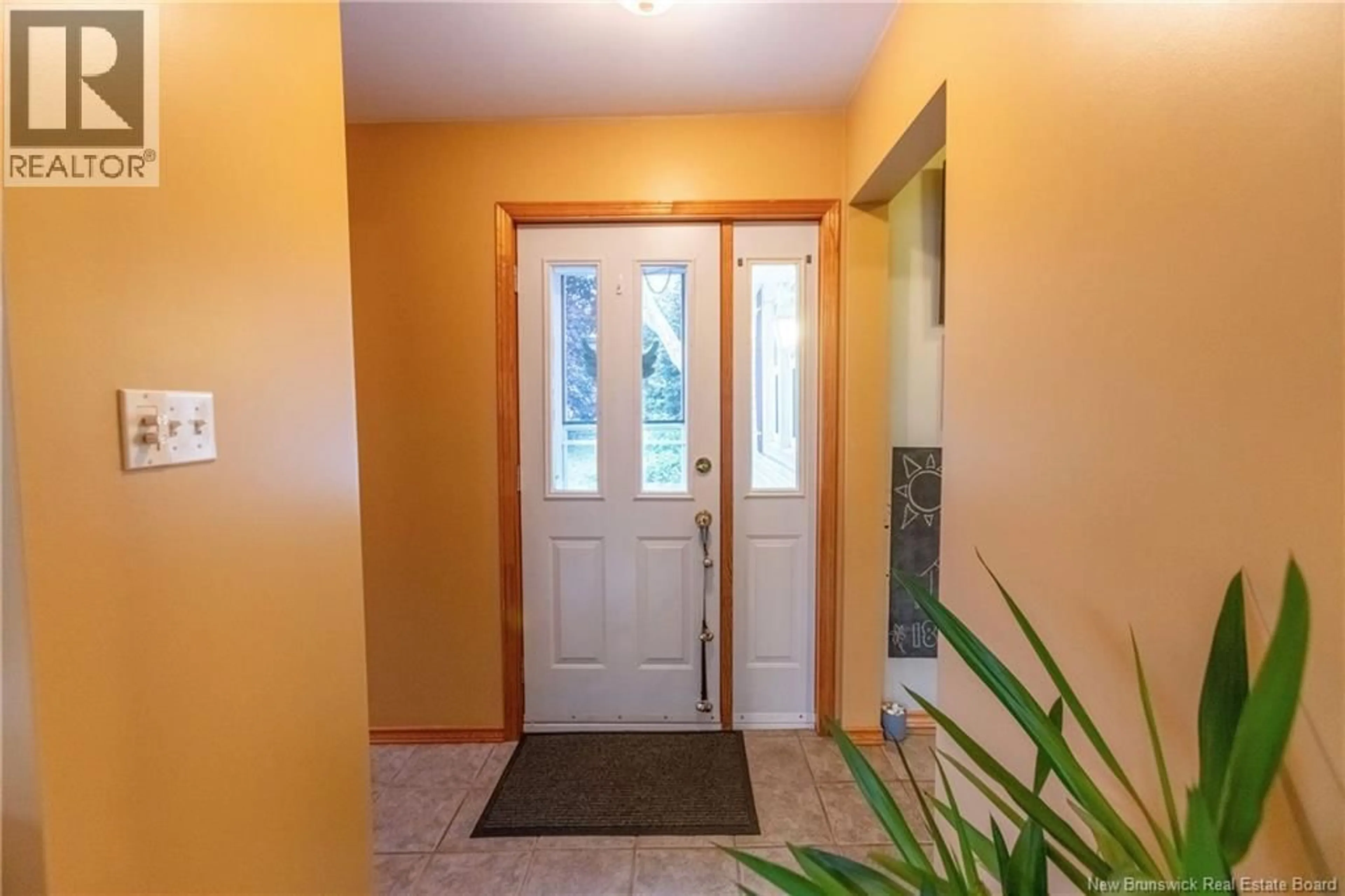 Indoor entryway for 18 CHARLOTTE STREET, Sackville New Brunswick E4L3T1