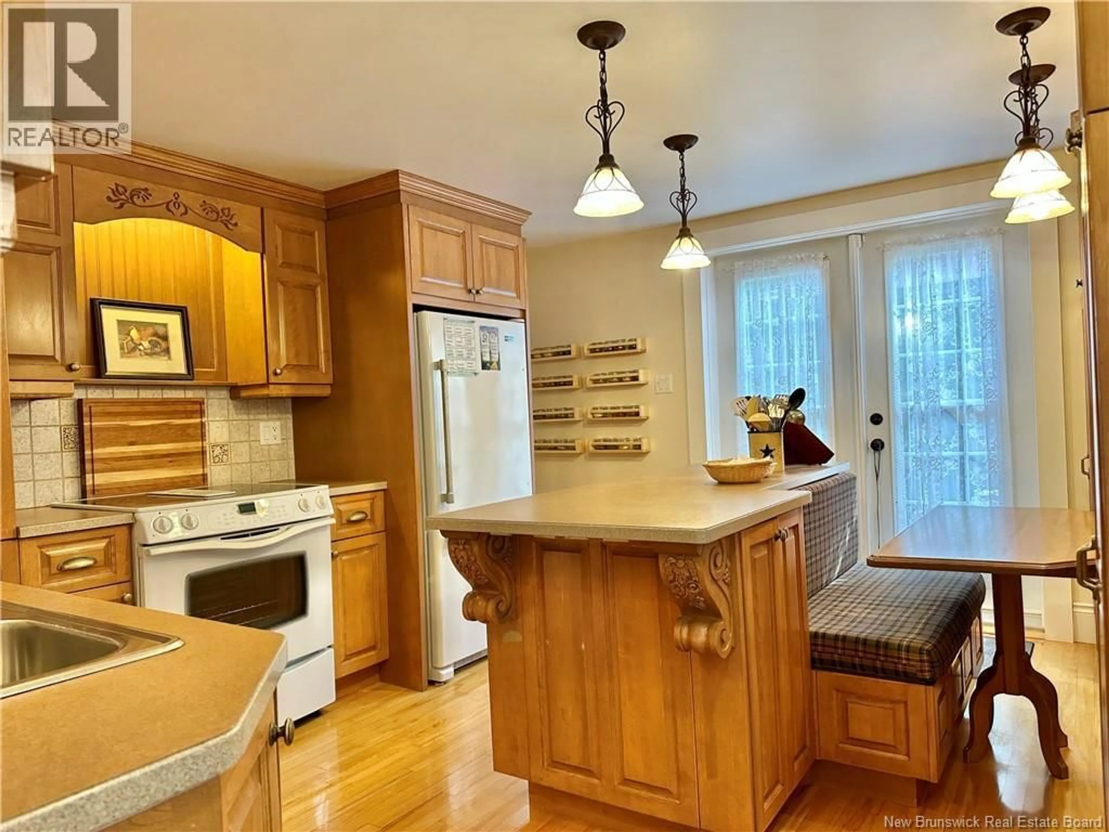 Standard kitchen, wood/laminate floor for 69 FRASER AVENUE, Edmundston New Brunswick E3V2B6