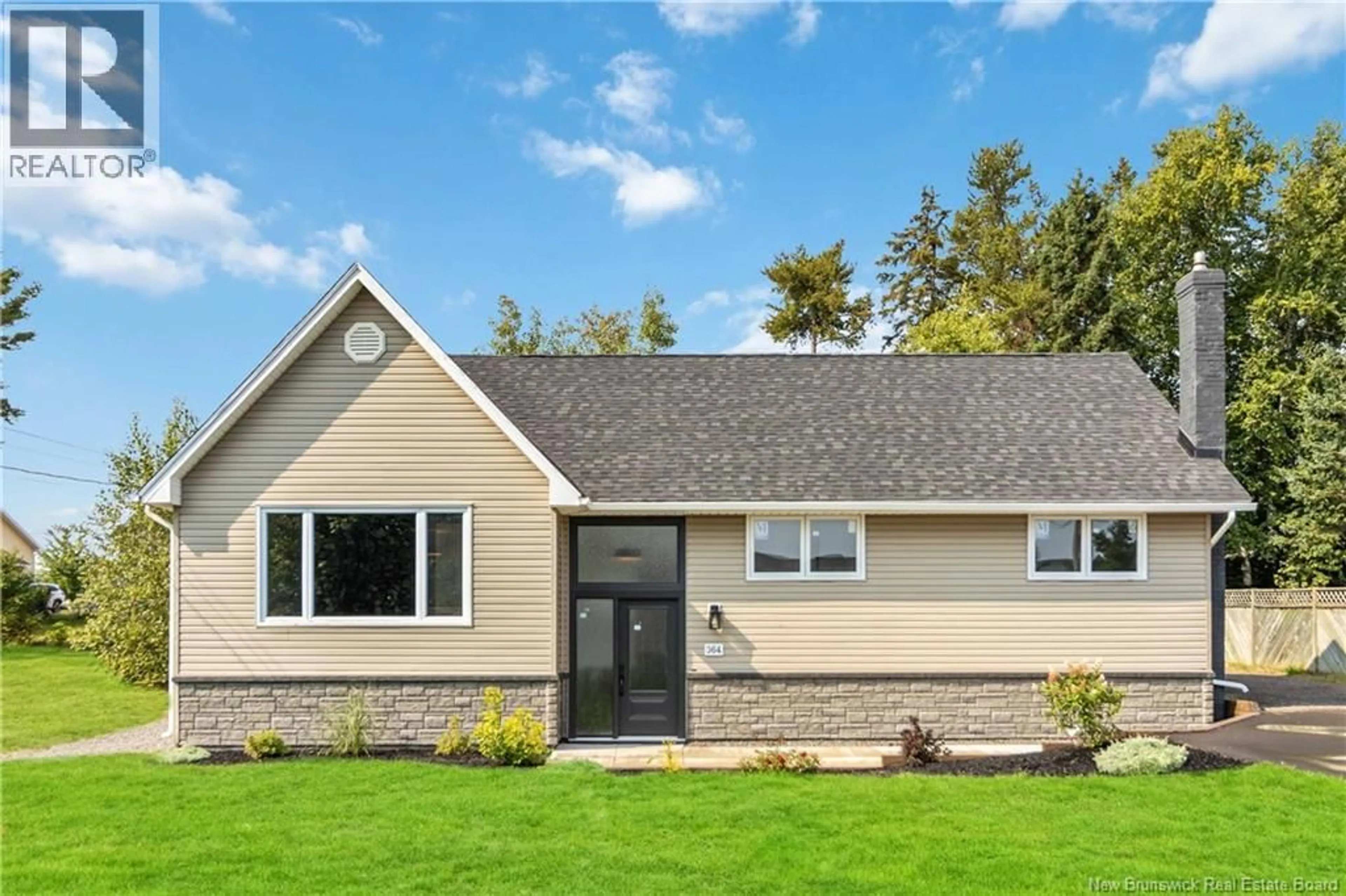 Home with vinyl exterior material, building for 364 GORGE ROAD, Moncton New Brunswick E1G3H8