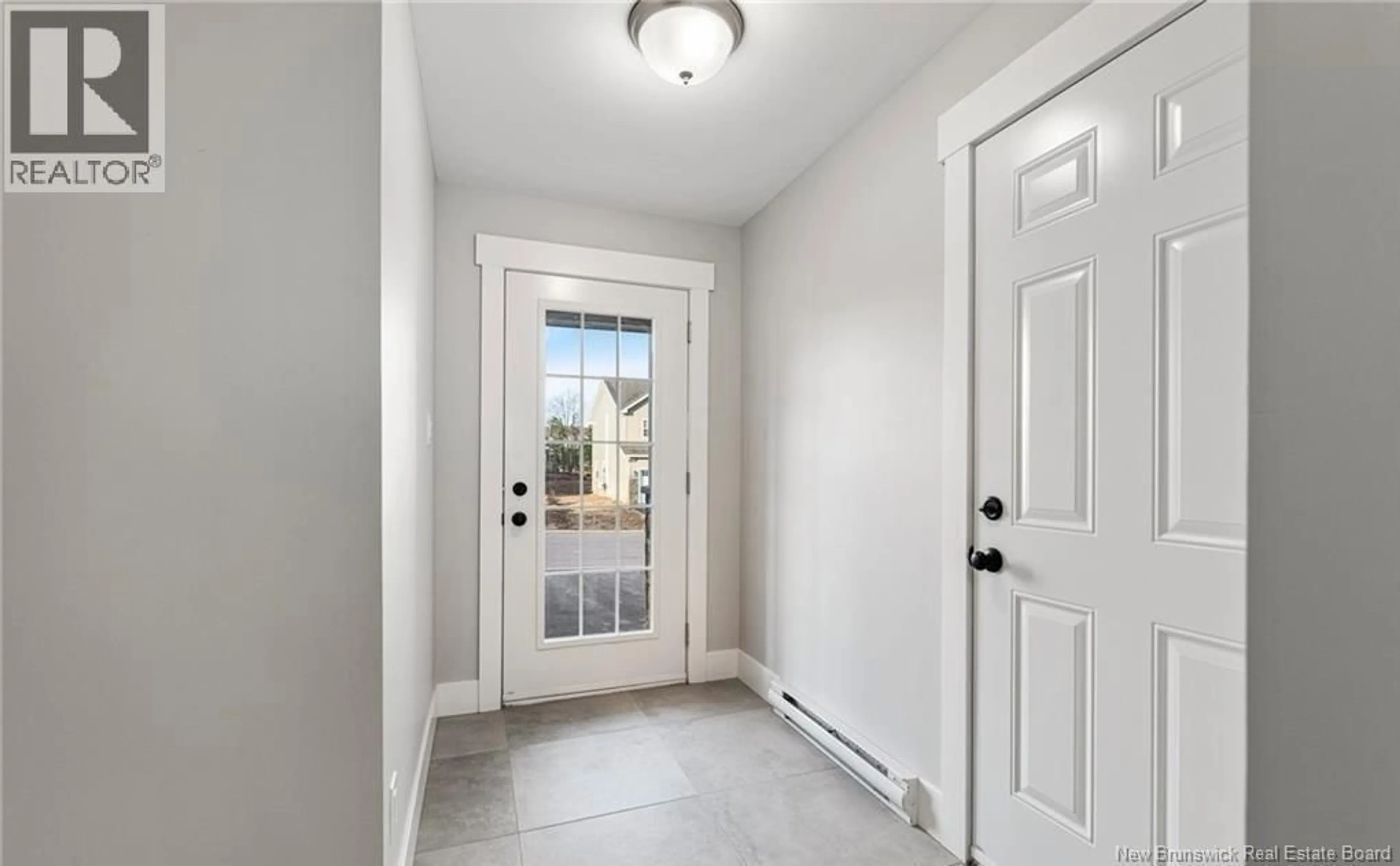 Indoor entryway for 130 ROCHEFORT, Dieppe New Brunswick E1A6S4