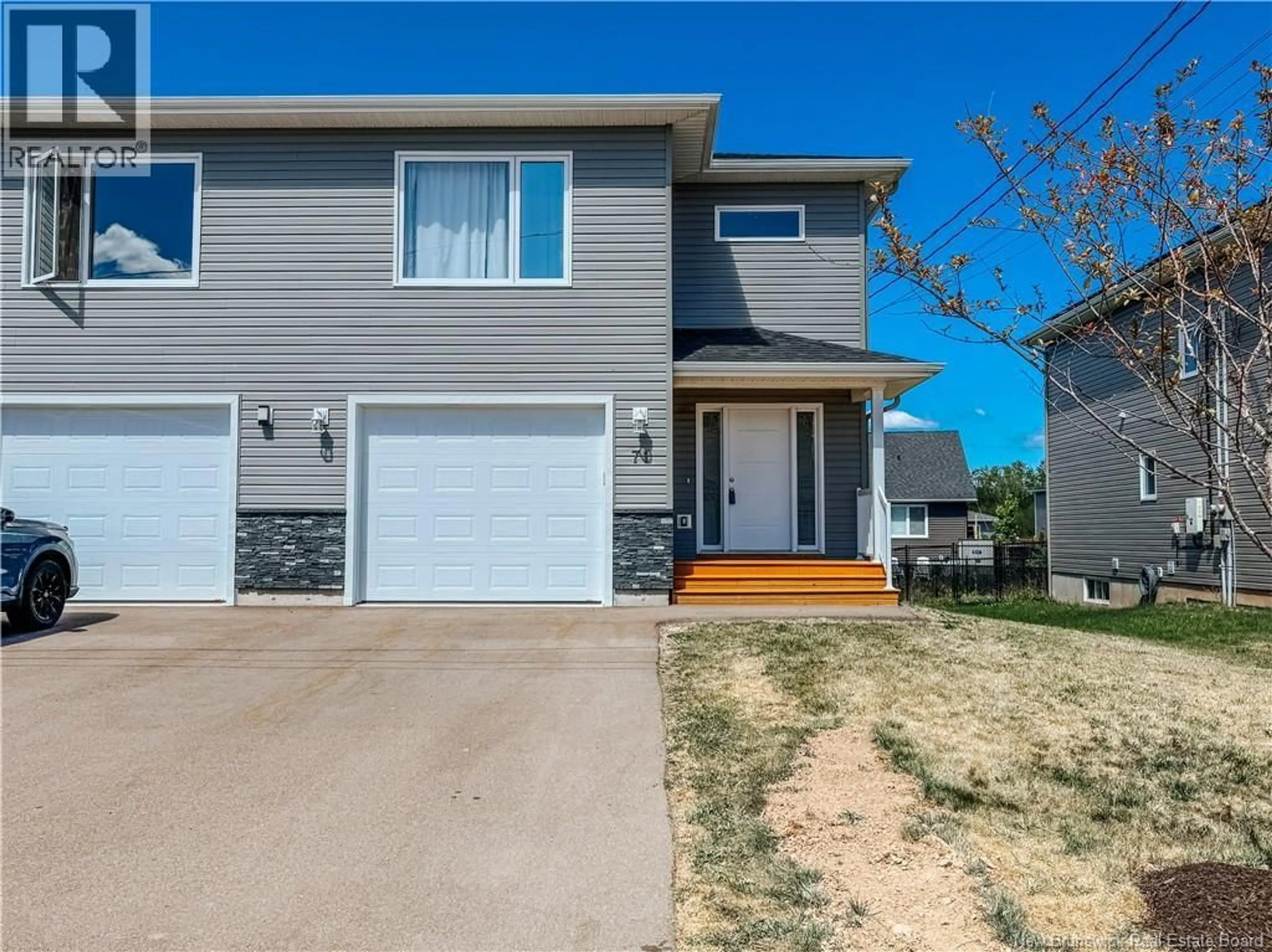 Home with vinyl exterior material, street for 71 WAKEFIELD STREET, Moncton New Brunswick E1G6A7