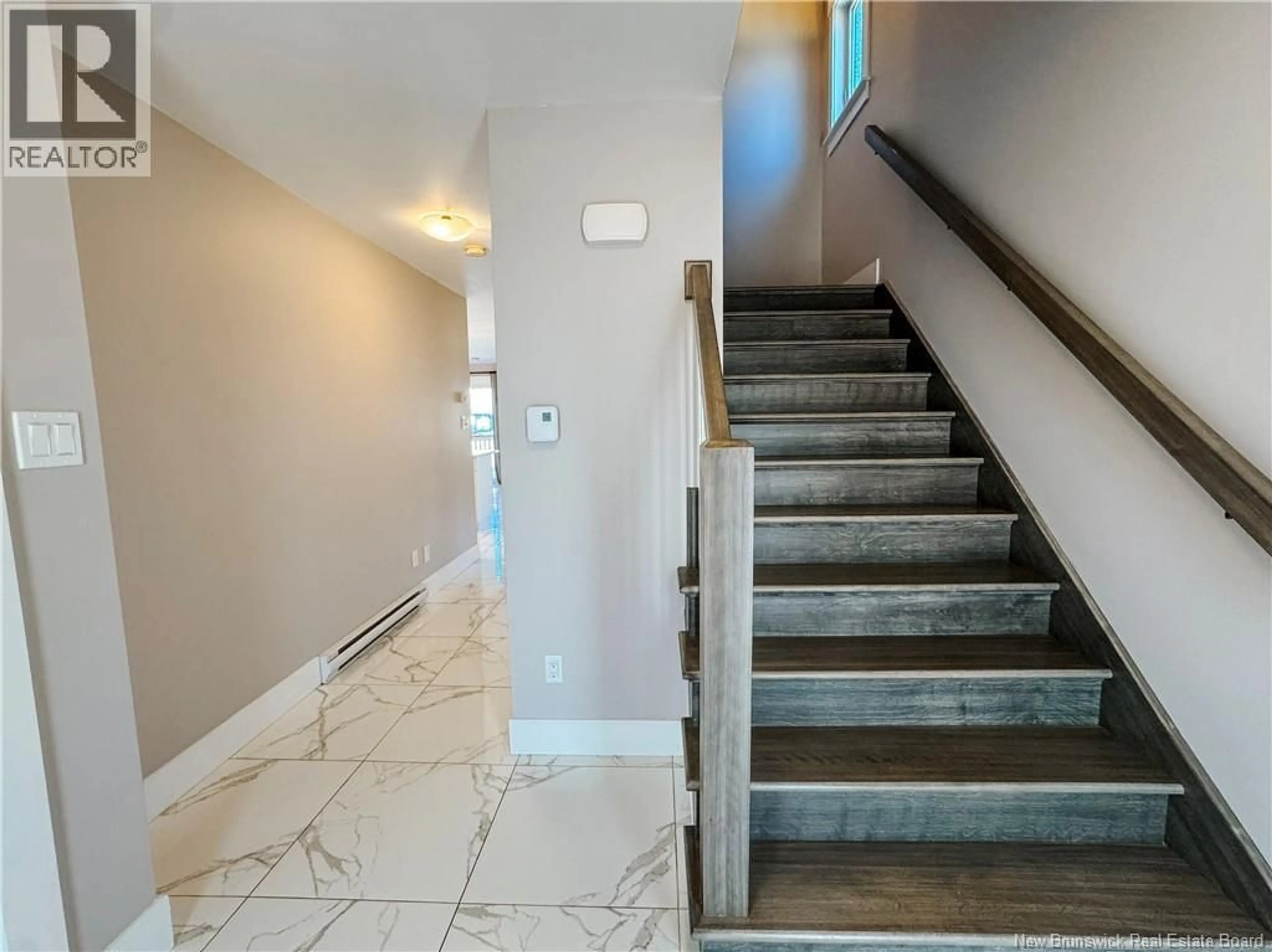 Indoor foyer for 71 WAKEFIELD STREET, Moncton New Brunswick E1G6A7