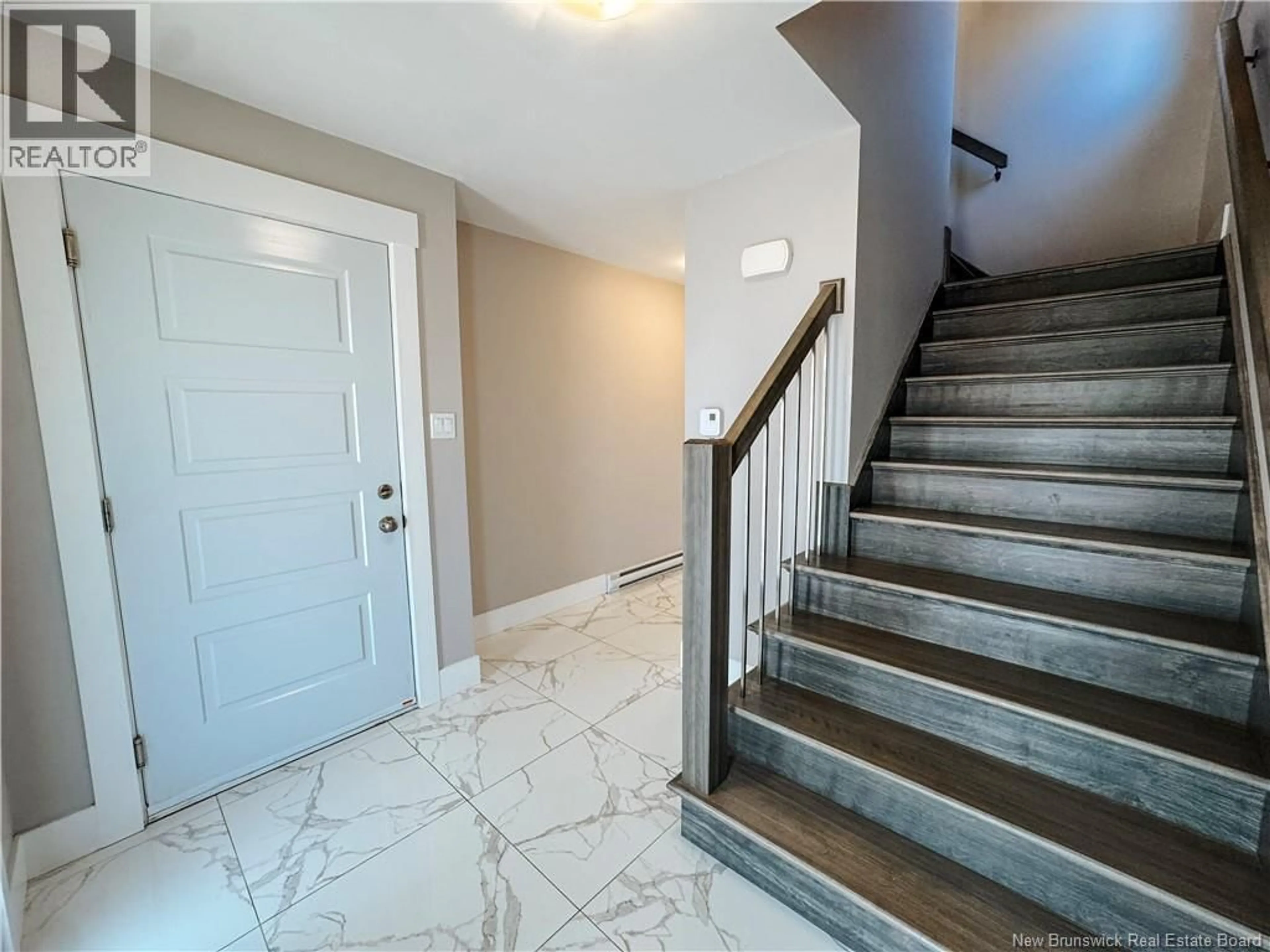 Indoor foyer for 71 WAKEFIELD STREET, Moncton New Brunswick E1G6A7