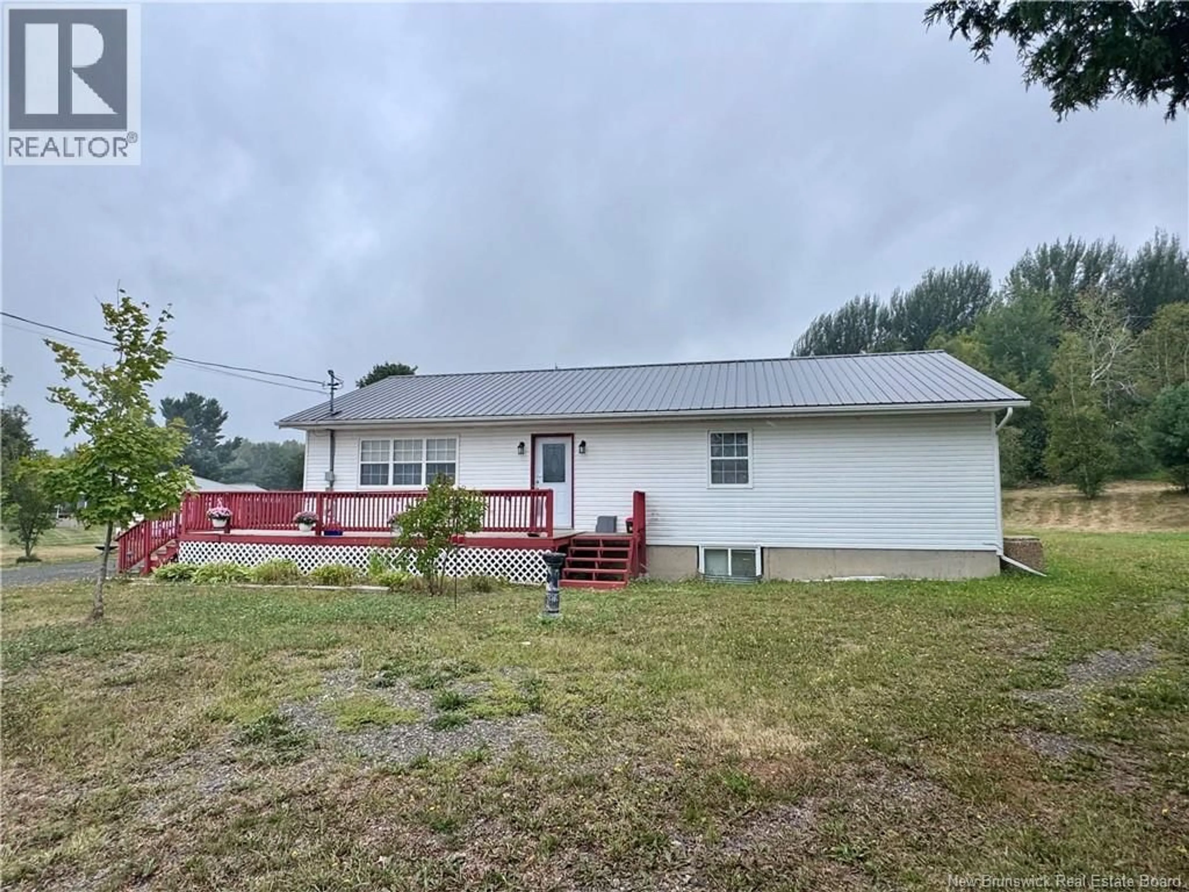 A pic from outside/outdoor area/front of a property/back of a property/a pic from drone, unknown for 2248 165 ROUTE, Lower Woodstock New Brunswick E7M4H5
