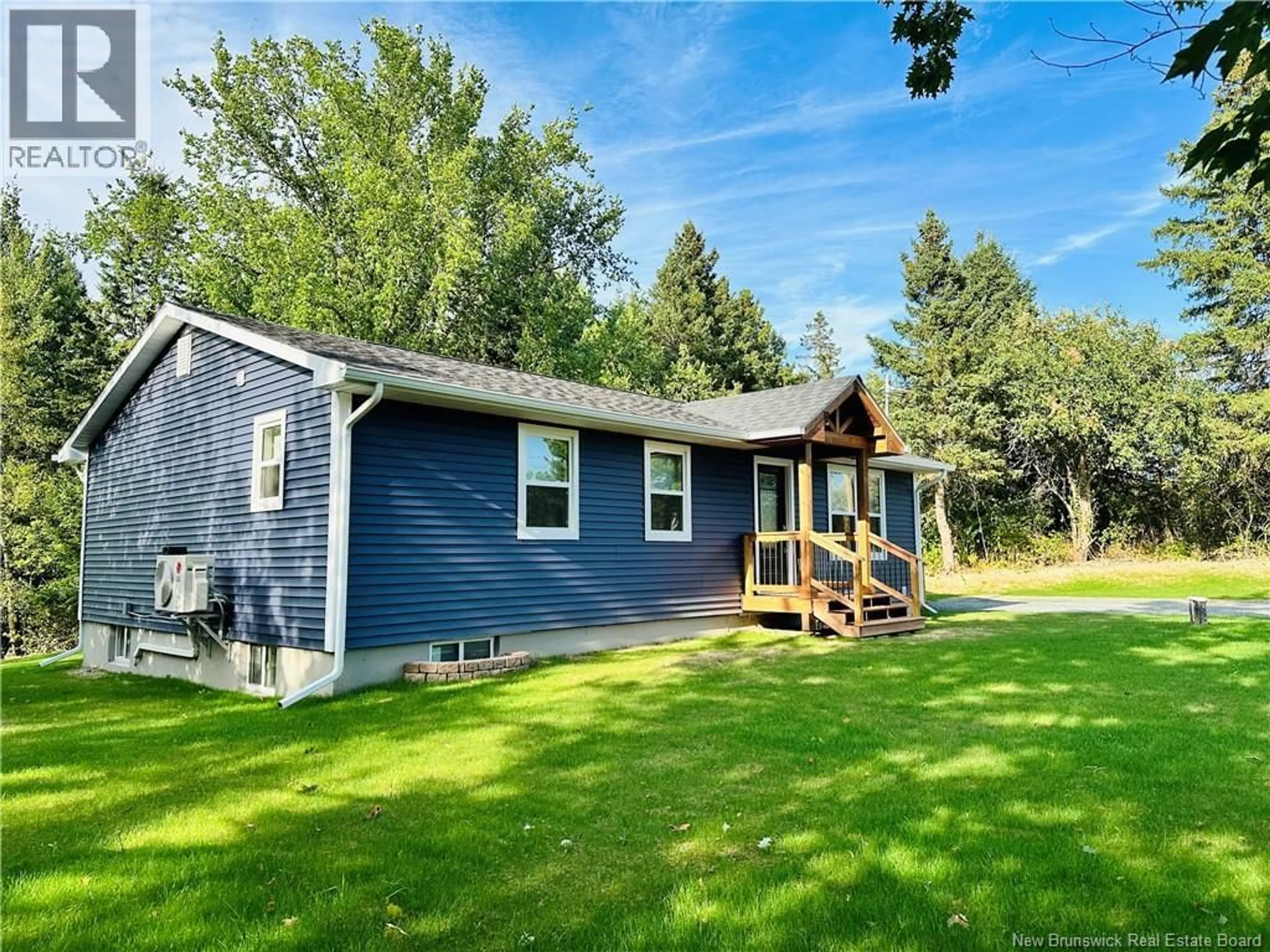 Home with vinyl exterior material, water/lake/river/ocean view for 1797 KING GEORGE HWY, Miramichi New Brunswick E1V5L8