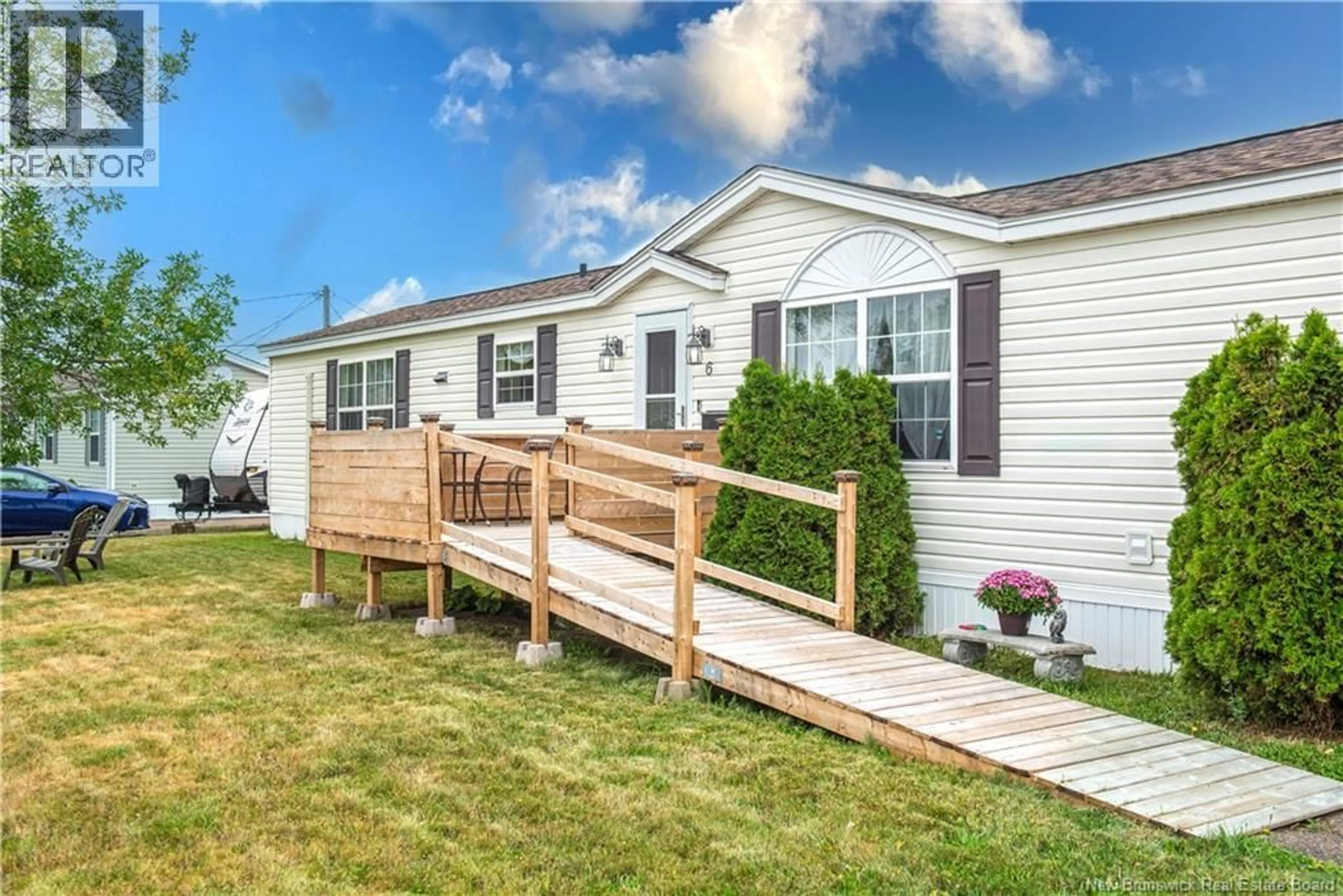 Home with vinyl exterior material, unknown for 6 SCOTCH PINE STREET, Moncton New Brunswick E1H3C5