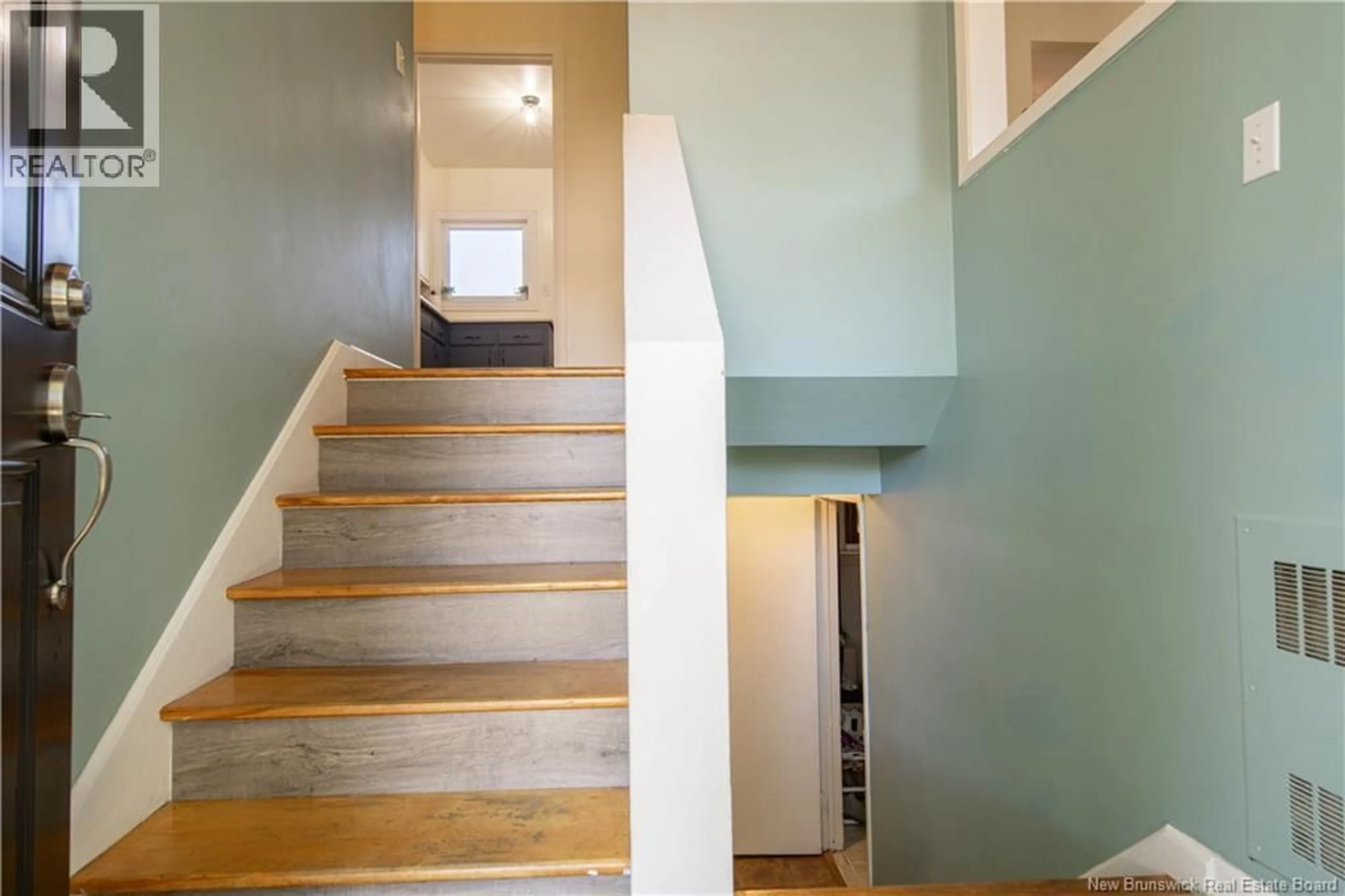 Stairs for 243 OGDEN DRIVE, Riverview New Brunswick E1B2S5