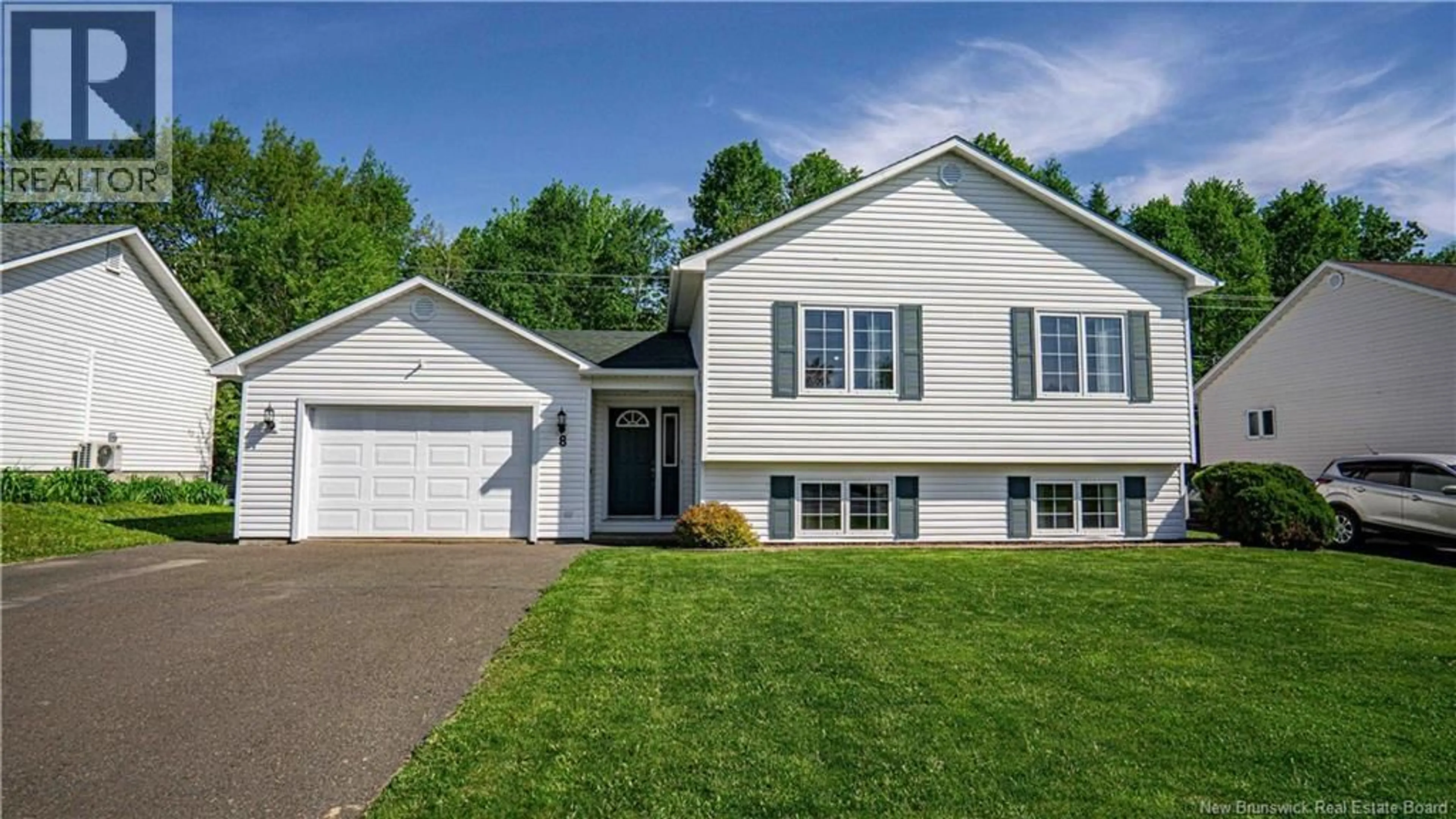 Home with vinyl exterior material, street for 8 LANSDOWN STREET, Oromocto New Brunswick E2V4P3