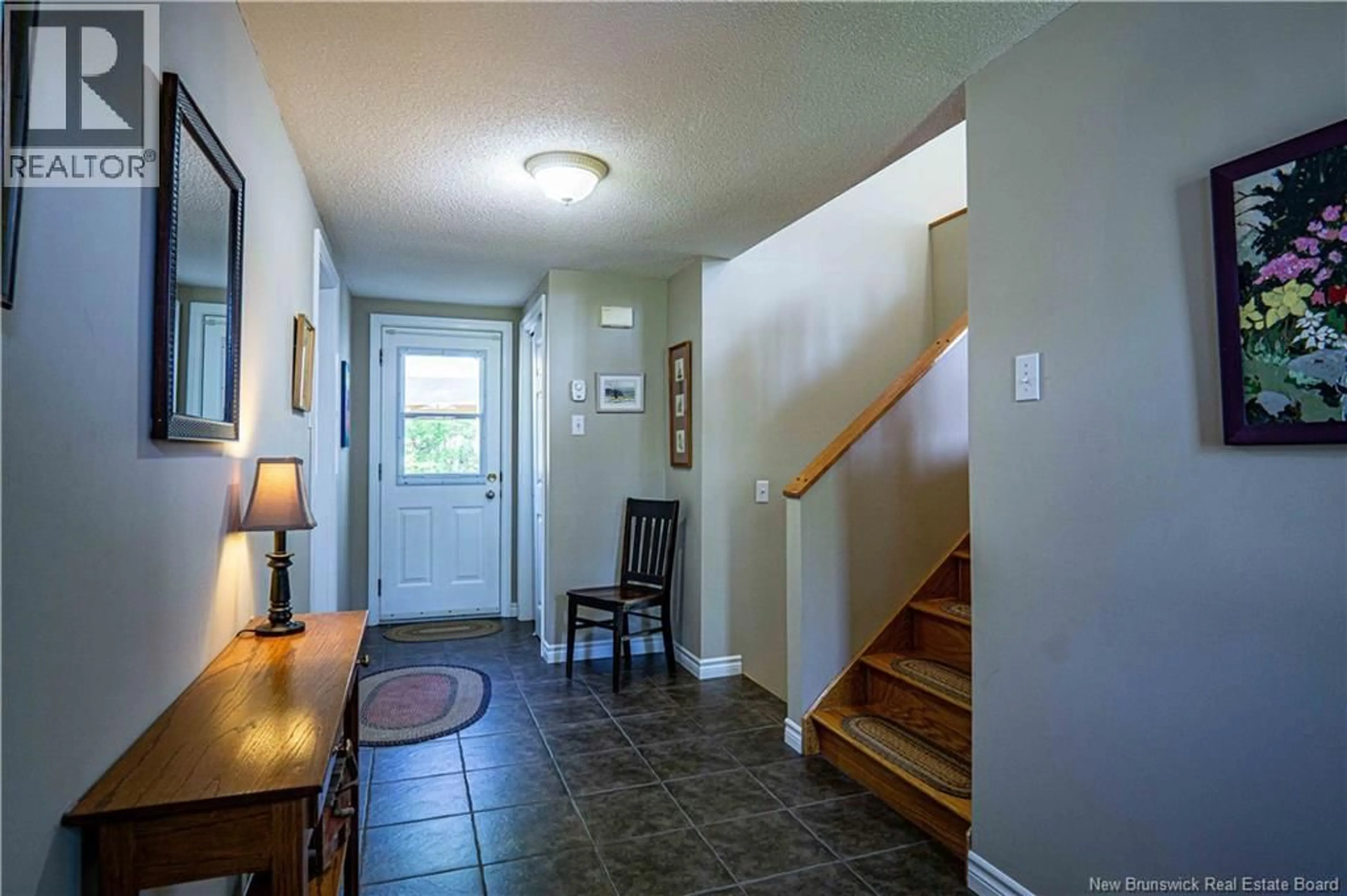 Indoor foyer for 8 LANSDOWN STREET, Oromocto New Brunswick E2V4P3