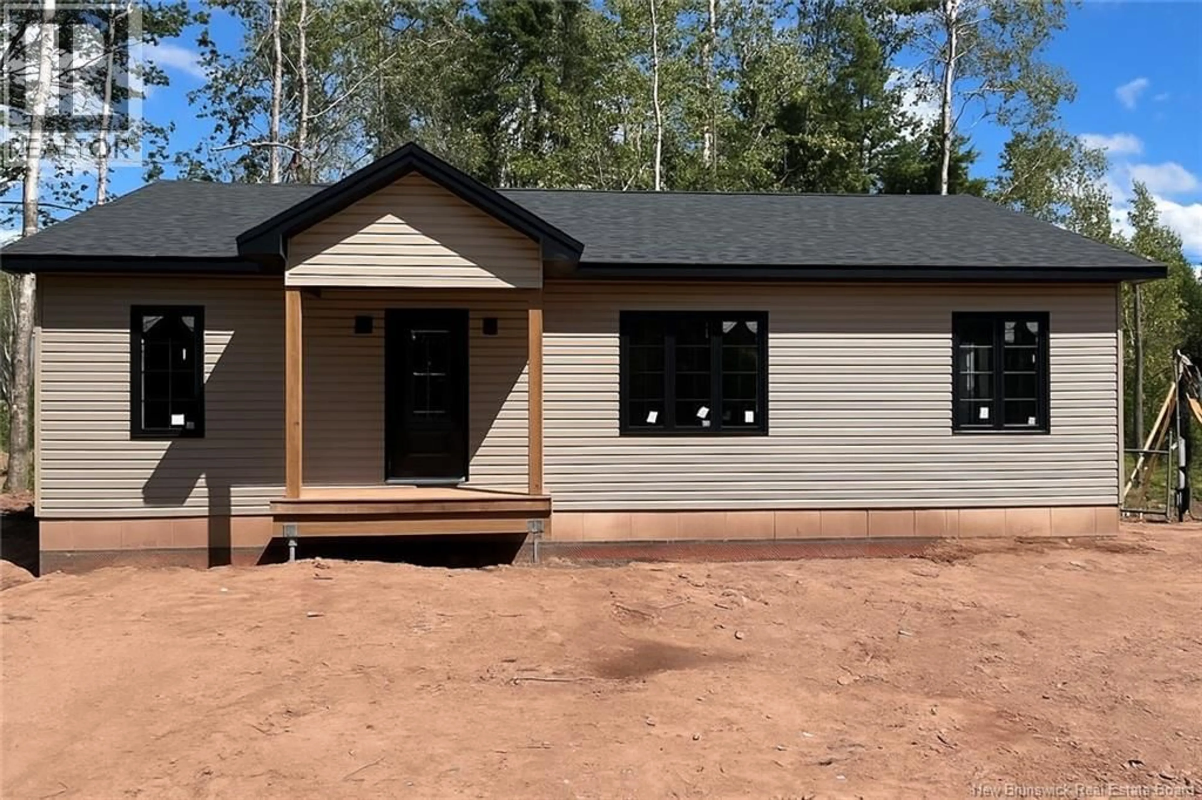 Home with vinyl exterior material, building for 31 DEEPWOOD AVENUE, Salisbury New Brunswick E4J2B3