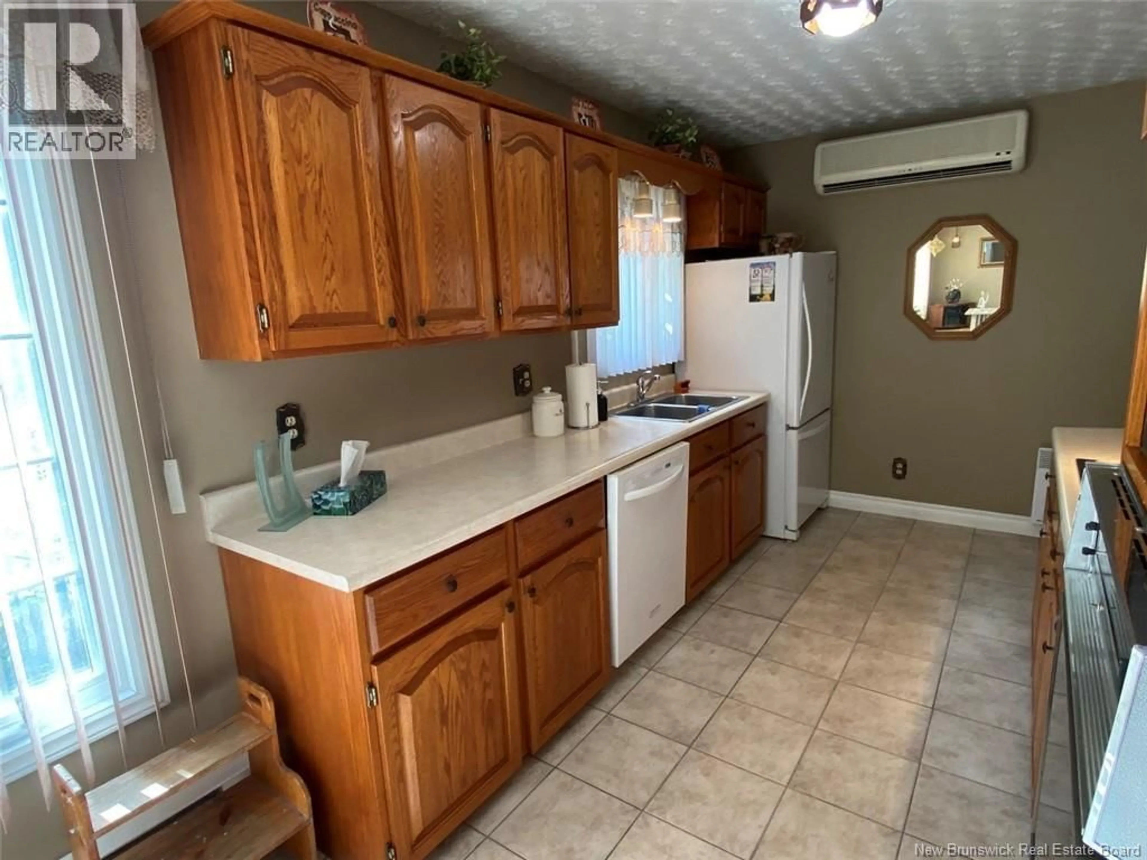 Standard kitchen, ceramic/tile floor for 60 CHOUINARD AVENUE, Edmundston New Brunswick E3V3L8