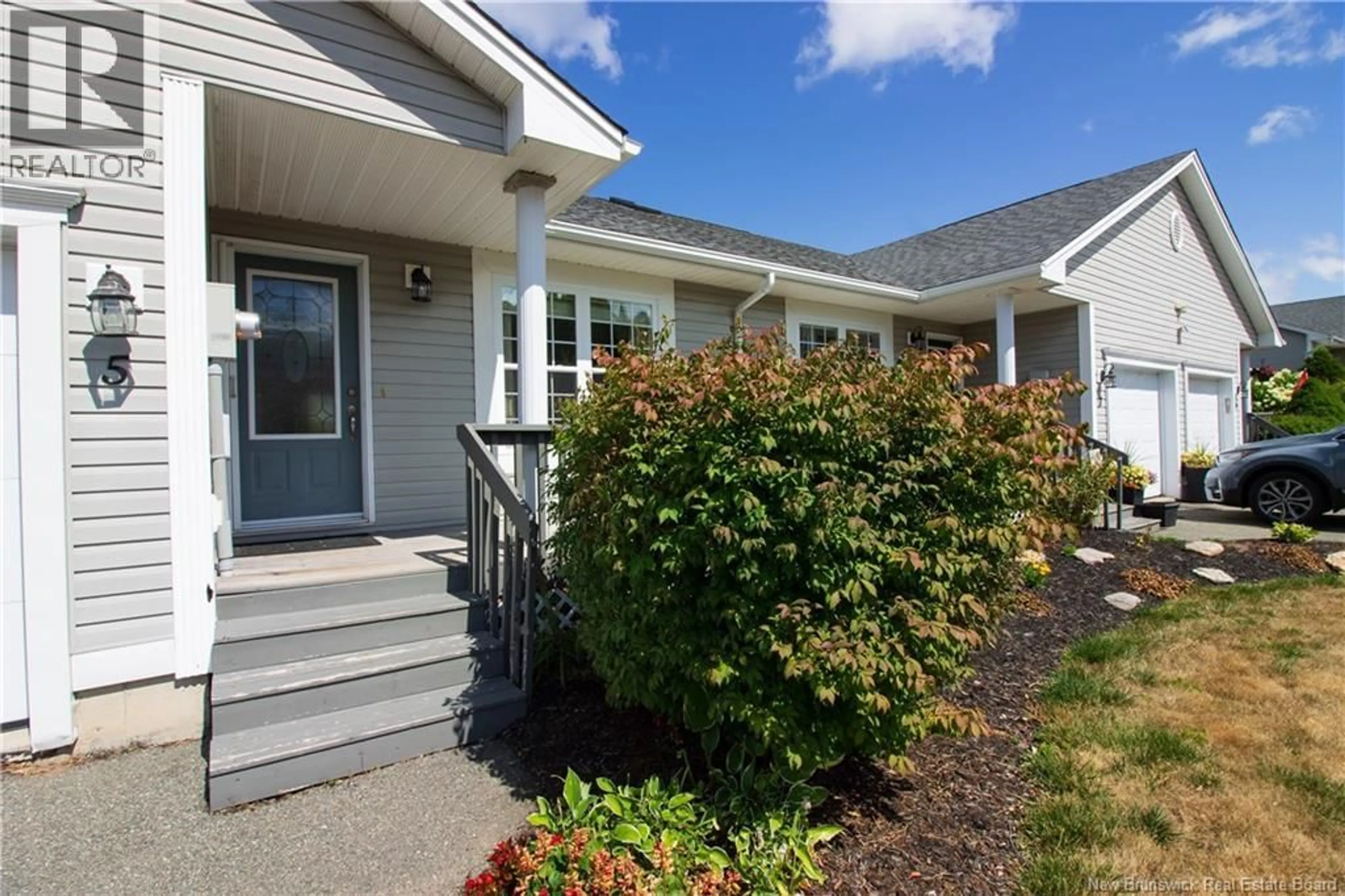 Home with vinyl exterior material, street for 5 ALEXANDER COURT, Hampton New Brunswick E5N2C8