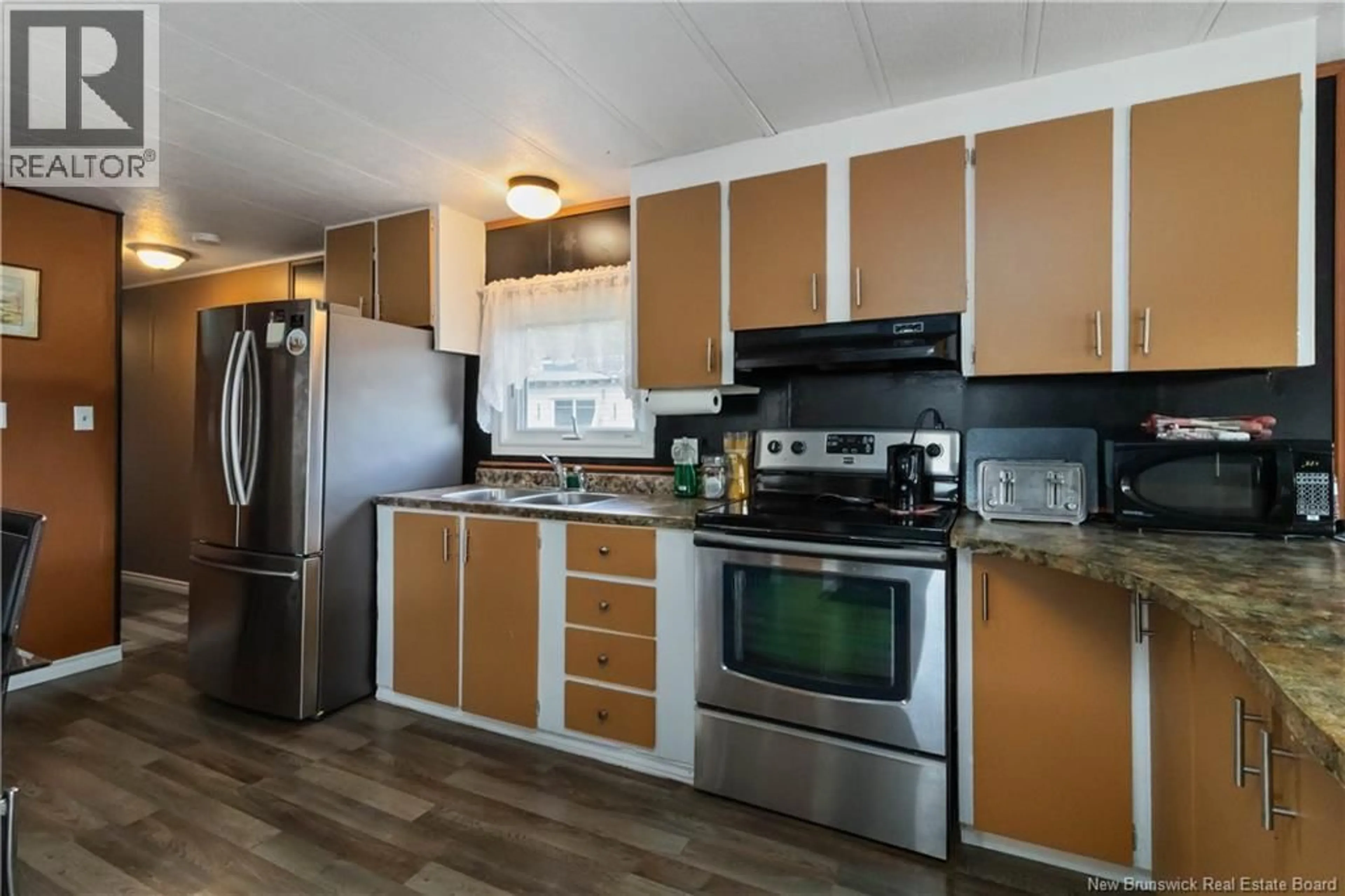 Standard kitchen, wood/laminate floor for 18 SHASTA AVENUE, Moncton New Brunswick E1E4L3