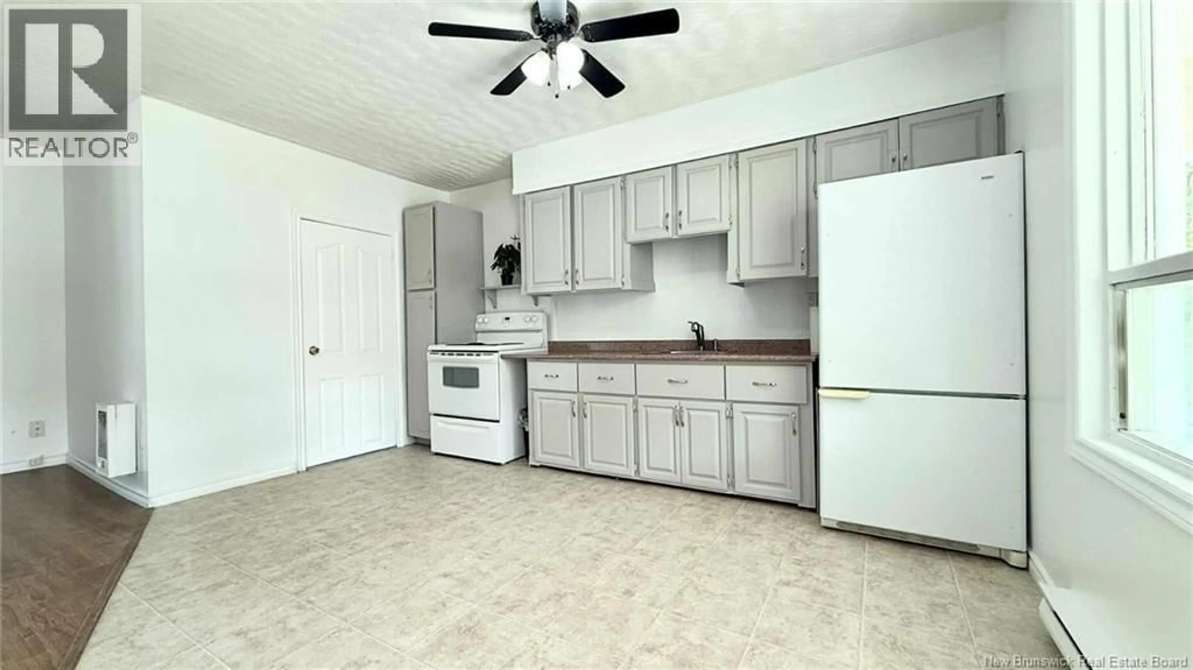 Standard kitchen, unknown for 109 RUE MOISE, Rogersville New Brunswick E4Y1T7