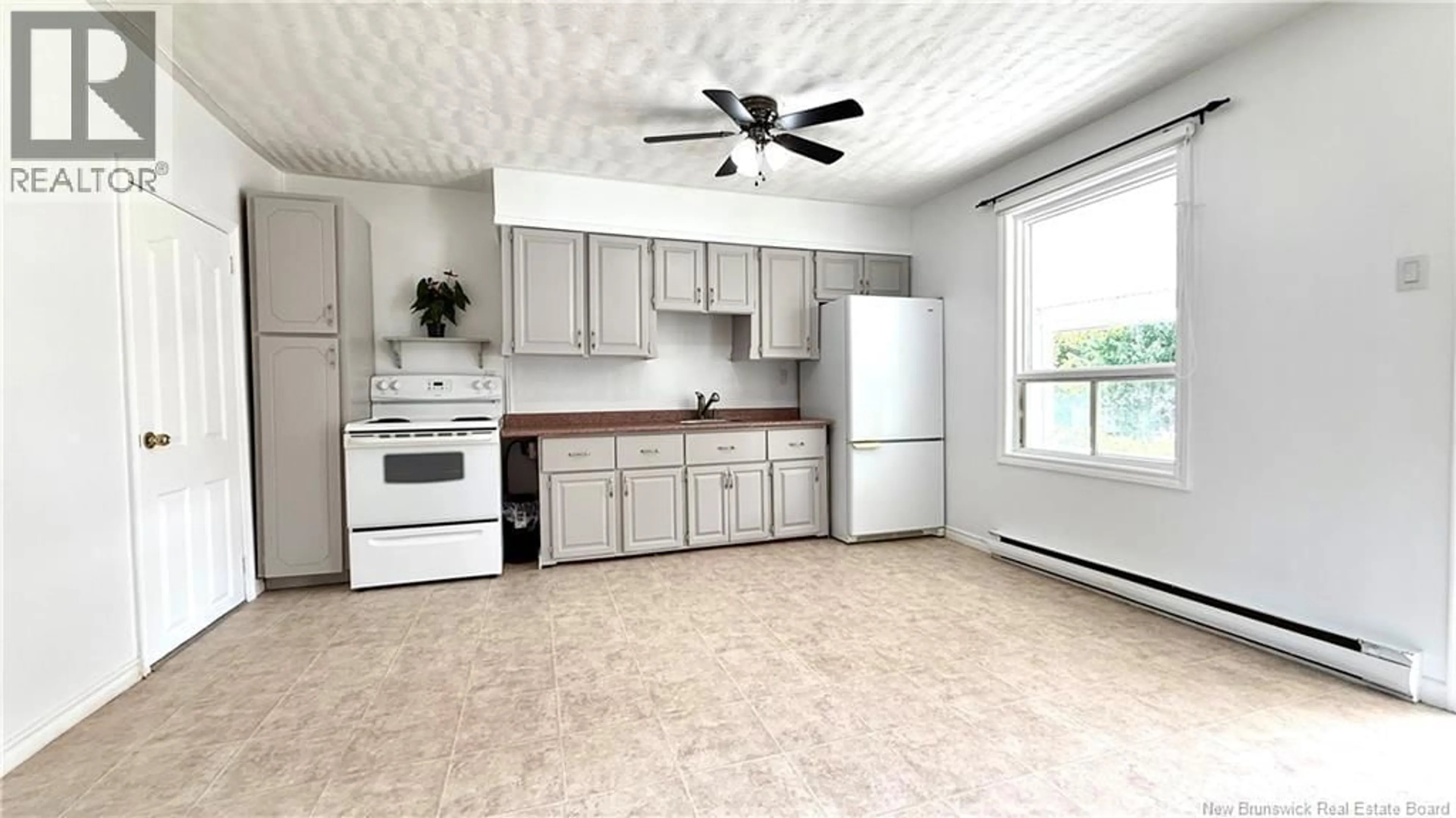 Standard kitchen, unknown for 109 RUE MOISE, Rogersville New Brunswick E4Y1T7
